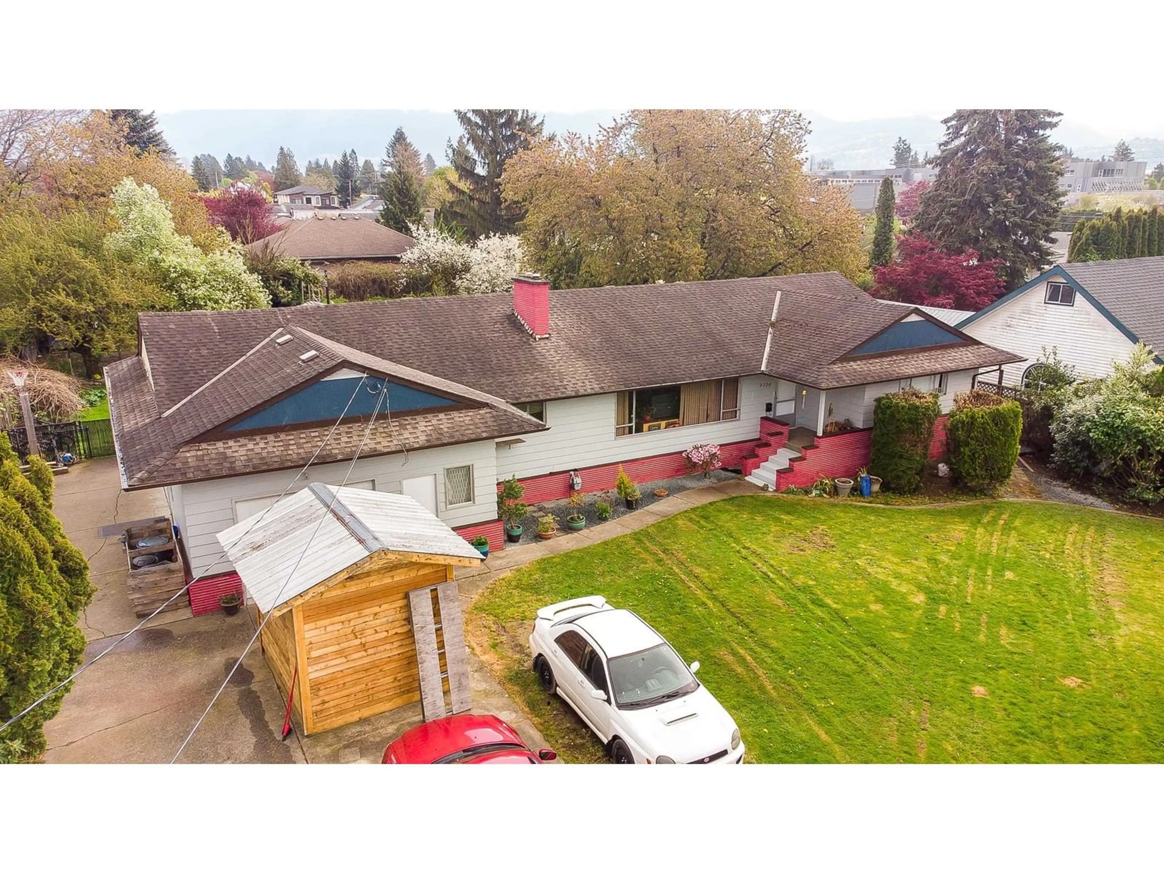 A pic from outside/outdoor area/front of a property/back of a property/a pic from drone, street for 9736 WILLIAMS STREET, Chilliwack British Columbia V2P5G7