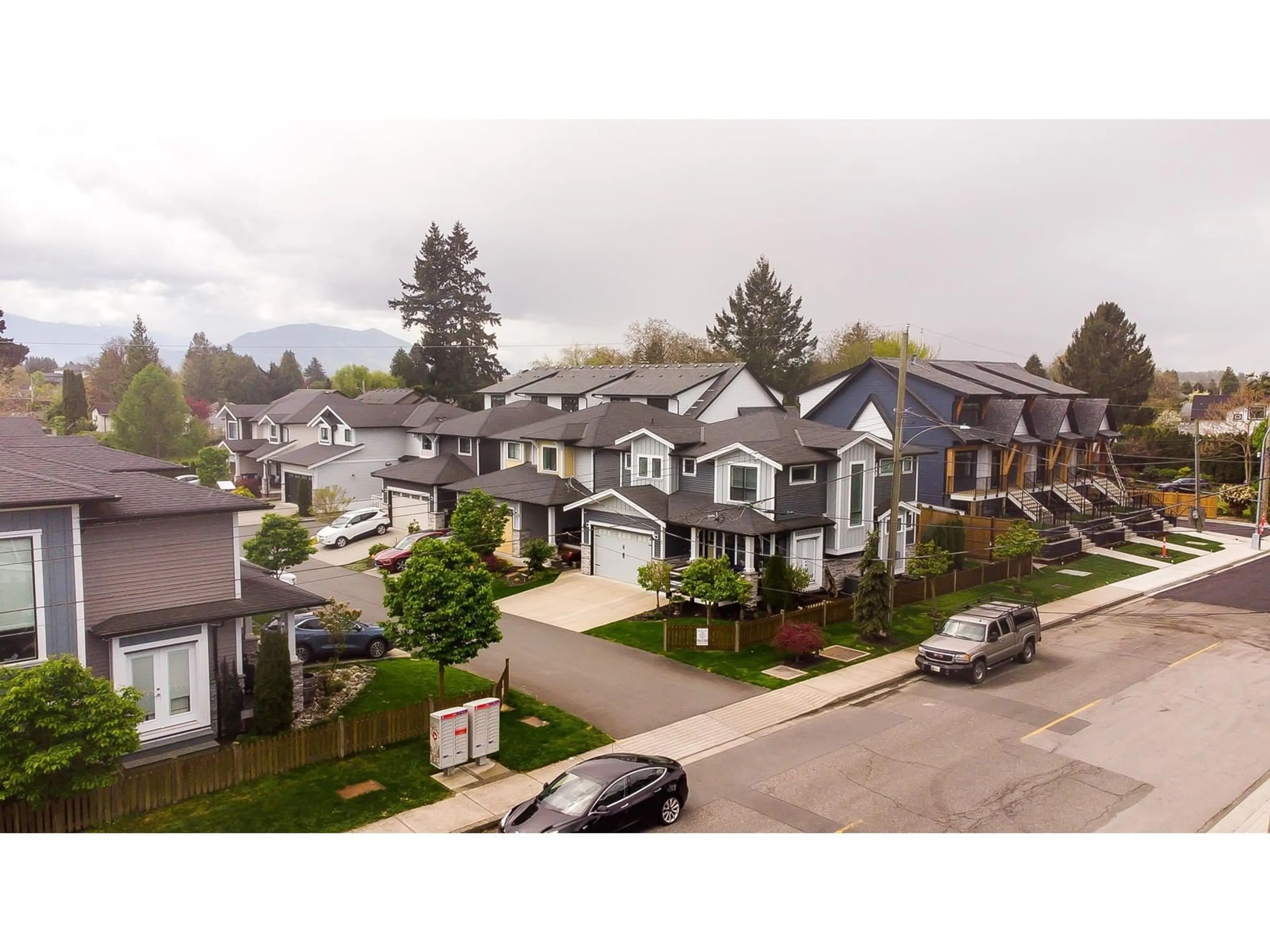 A pic from outside/outdoor area/front of a property/back of a property/a pic from drone, street for 9736 WILLIAMS STREET, Chilliwack British Columbia V2P5G7