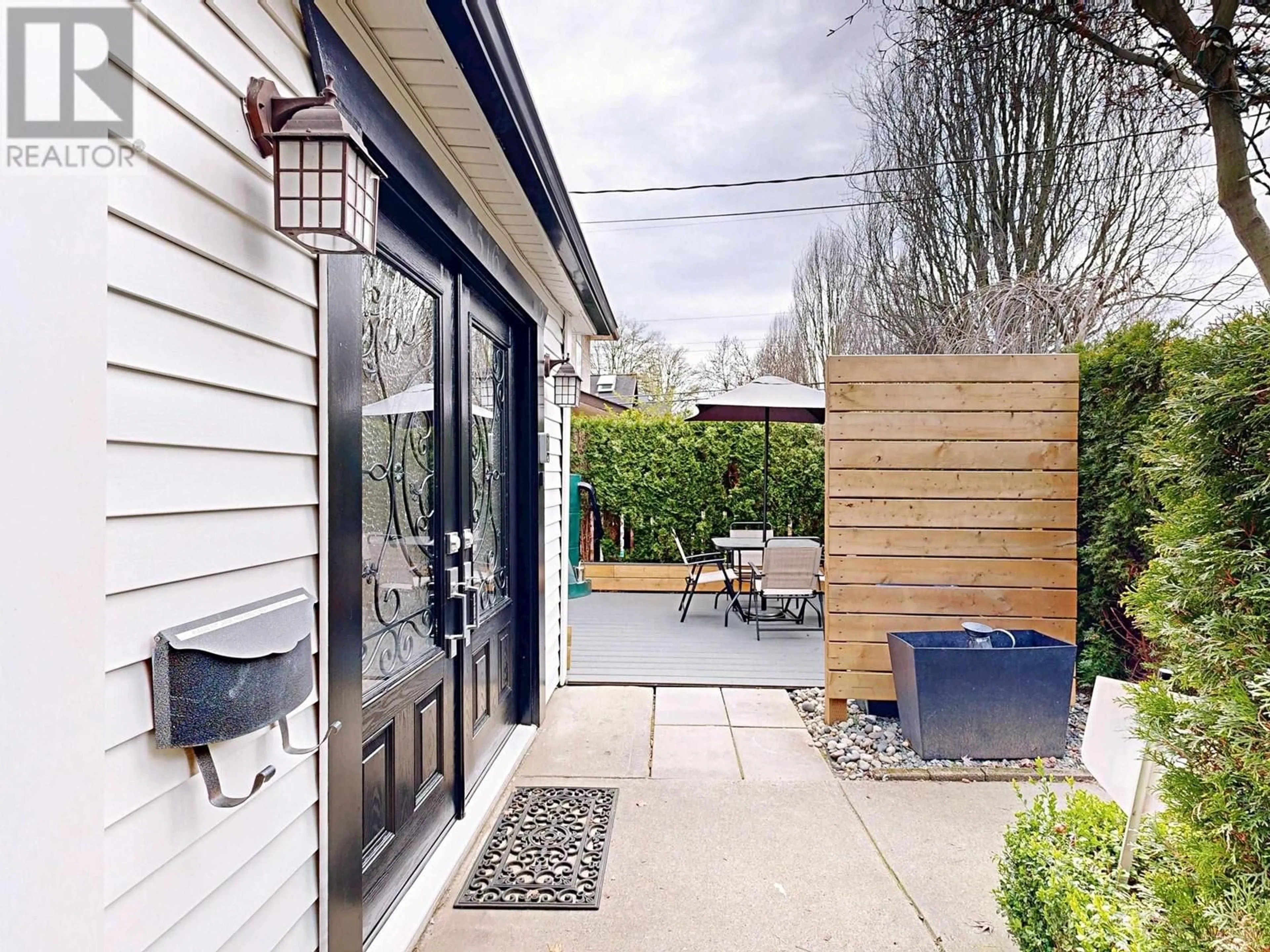 Patio, street for 3516 SOPHIA STREET, Vancouver British Columbia V5V3T8