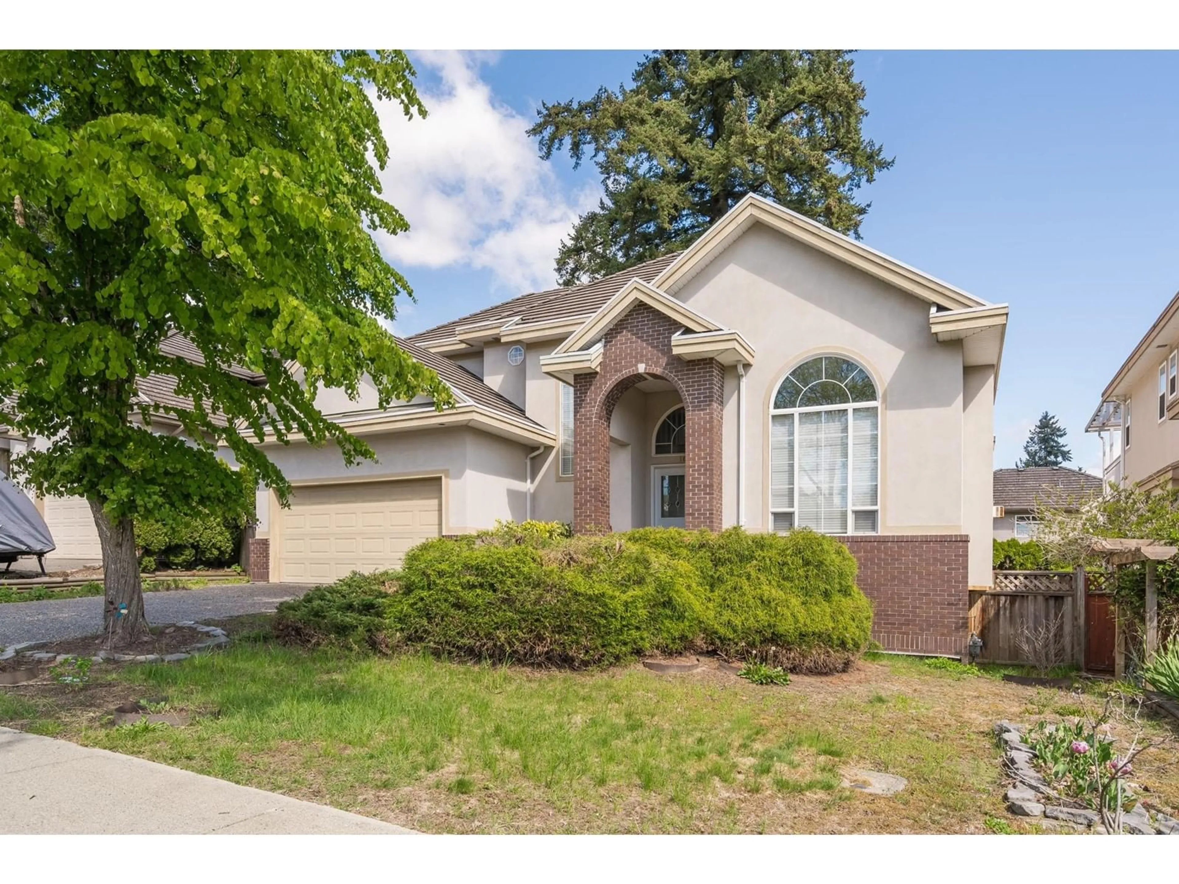 Home with vinyl exterior material, street for 16527 108, Surrey British Columbia V4N1N6
