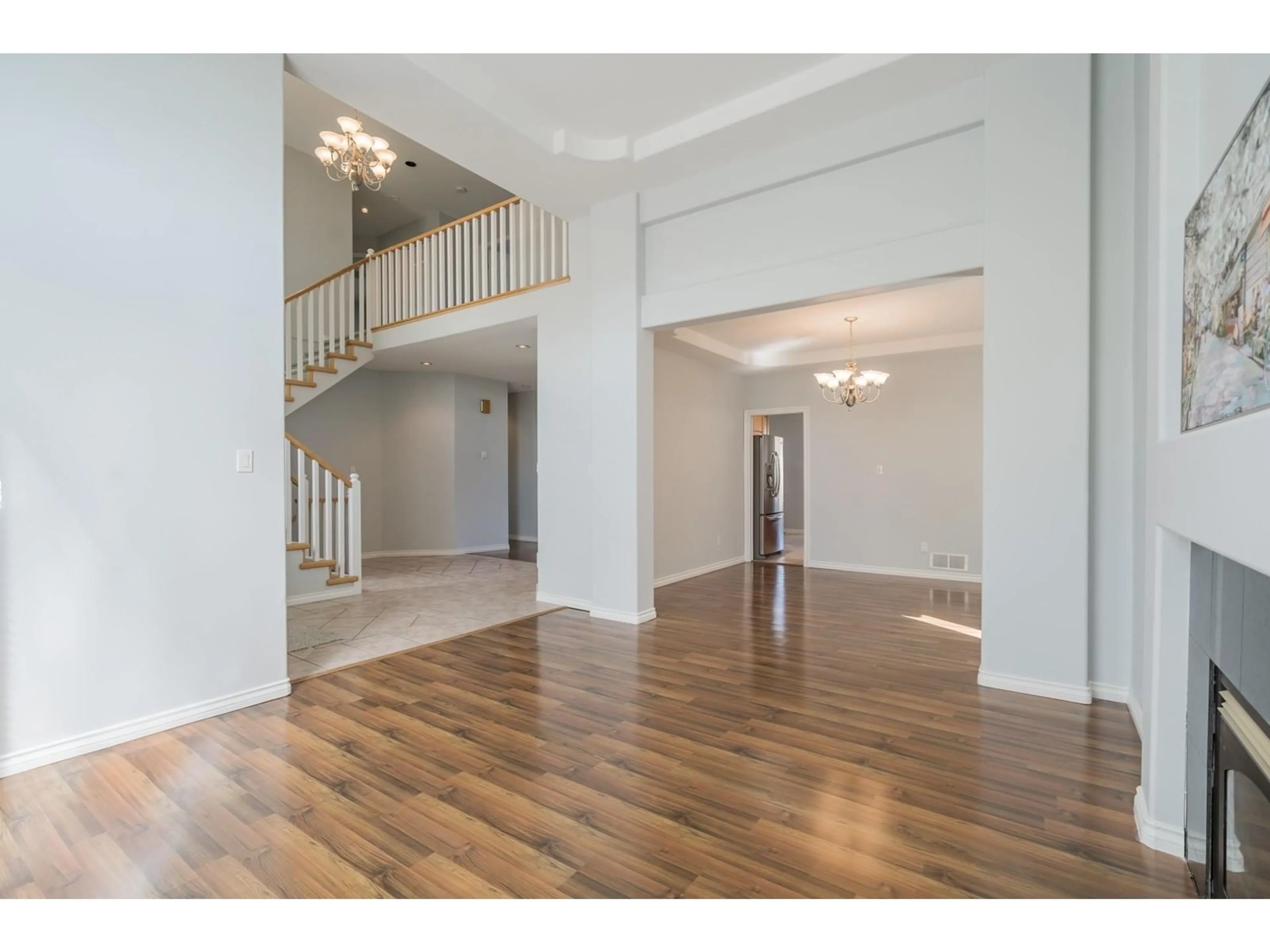 Indoor foyer for 16527 108, Surrey British Columbia V4N1N6