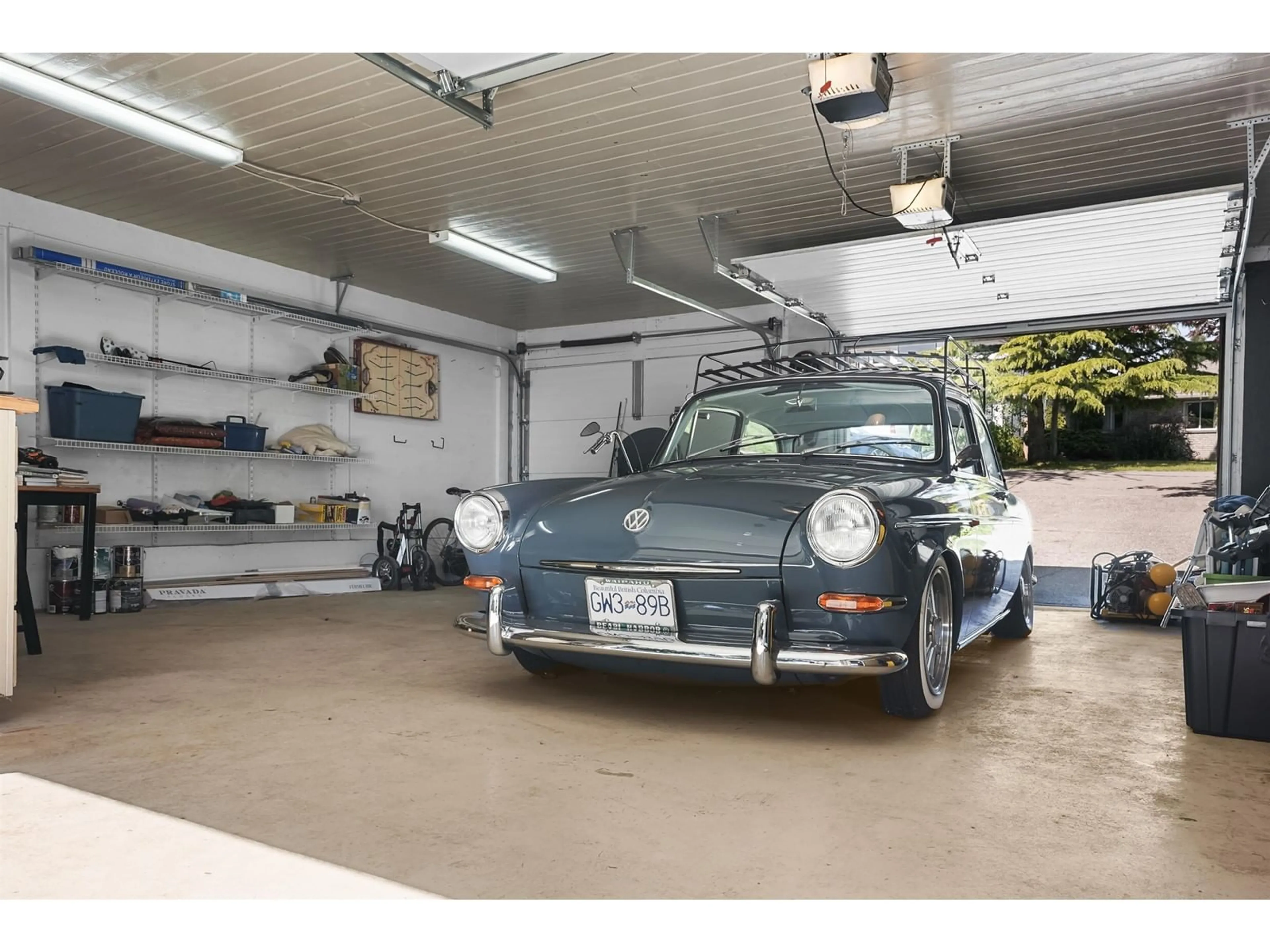 Indoor garage for 13146 14, Surrey British Columbia V4A1G5
