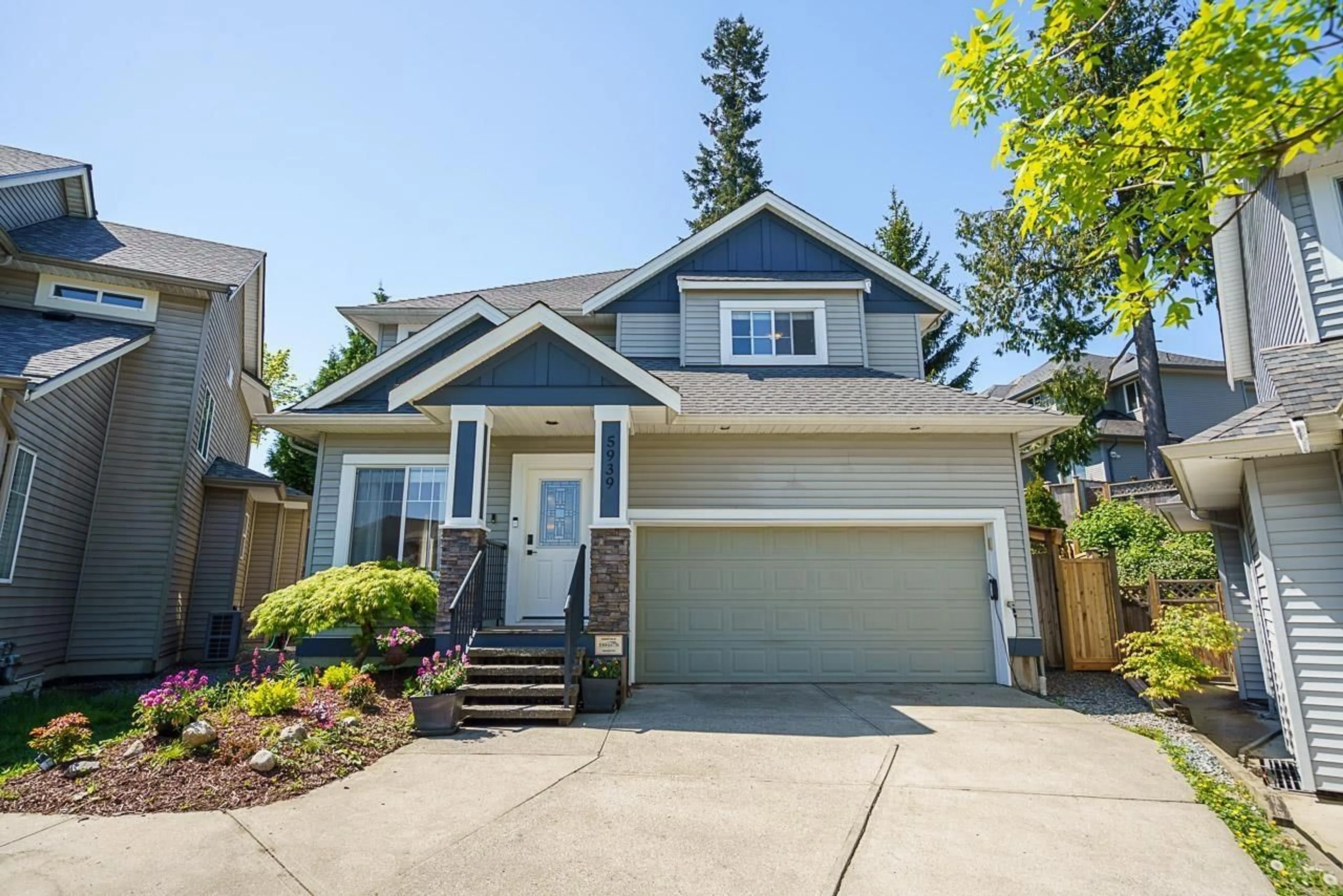 Home with vinyl exterior material, street for 5939 165A, Surrey British Columbia V3S4N9