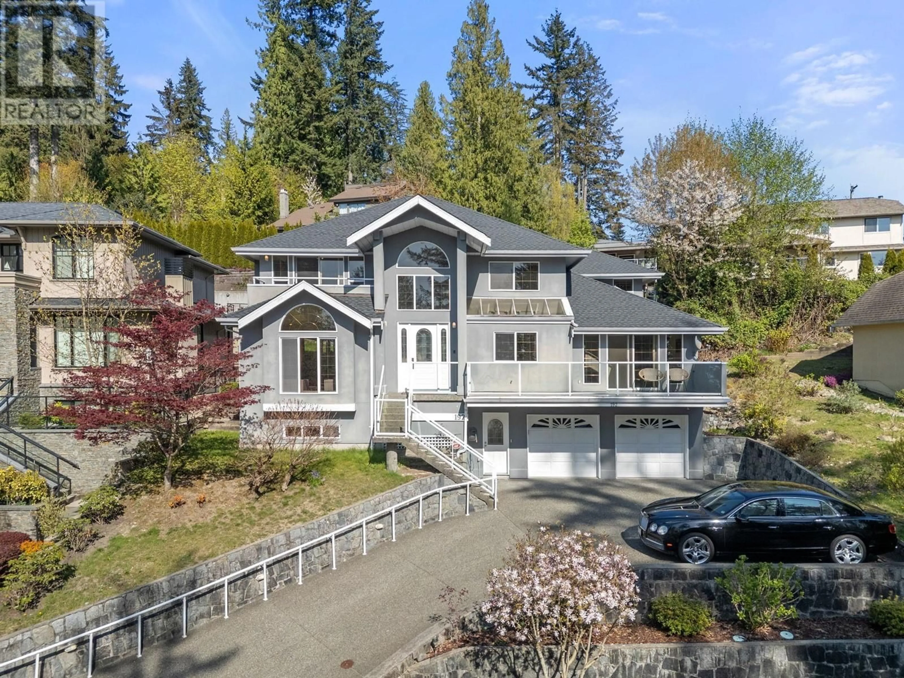 A pic from outside/outdoor area/front of a property/back of a property/a pic from drone, street for 192 MONTROYAL BOULEVARD, North Vancouver British Columbia V7N4J5