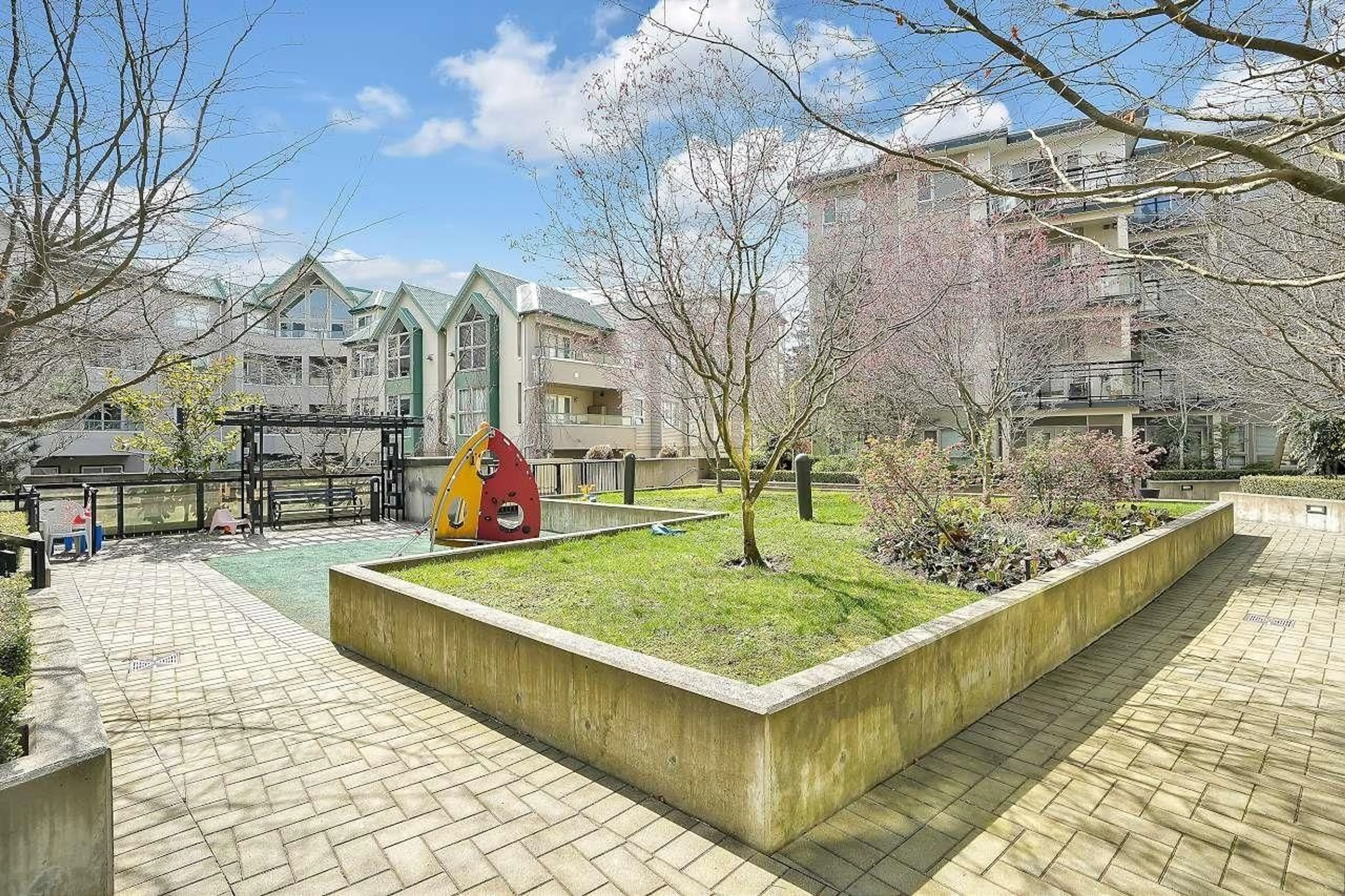Patio, street for 326 - 13228 OLD YALE ROAD, Surrey British Columbia V3T0K3