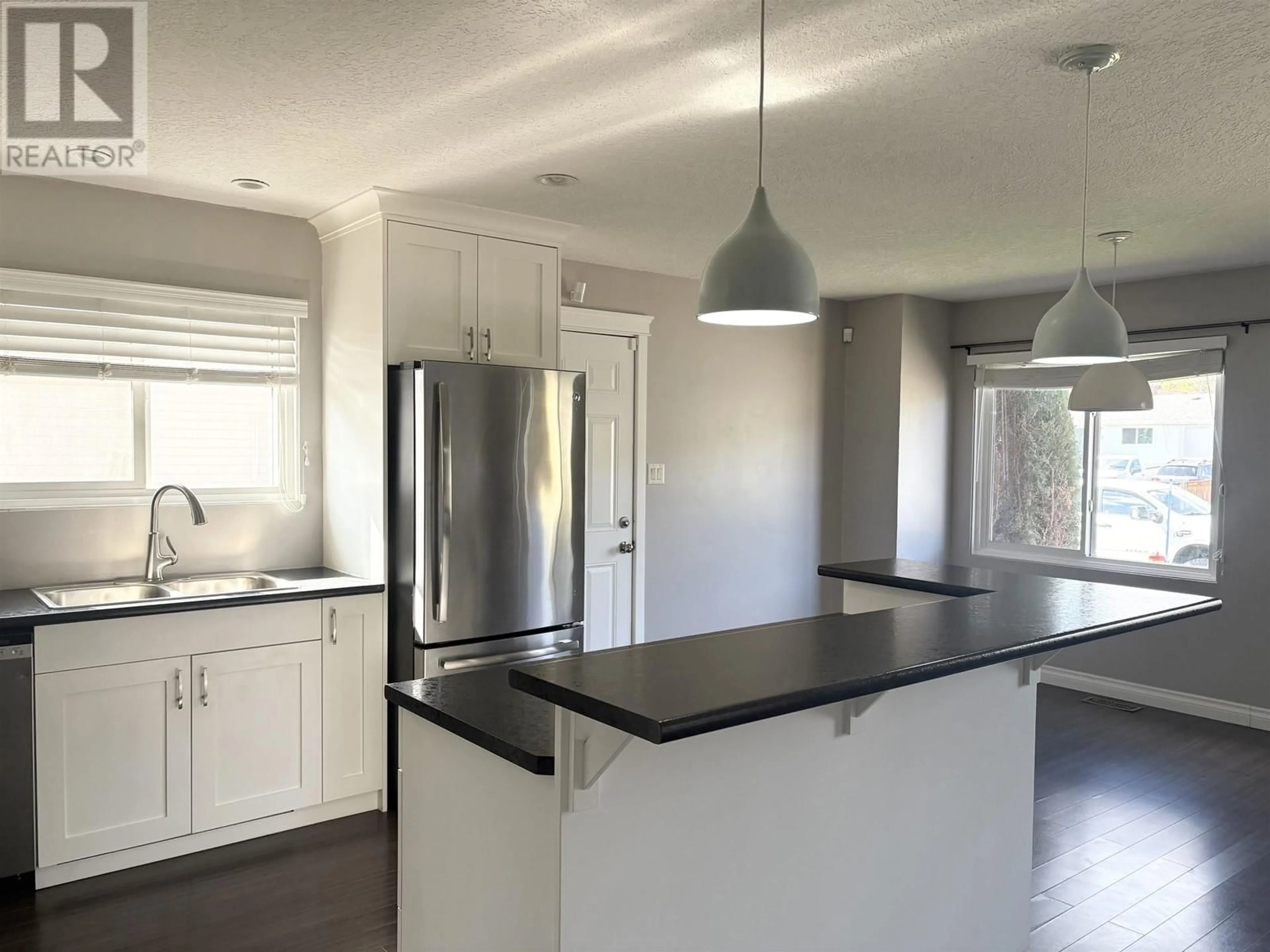 Open concept kitchen, unknown for 2460 FOOT STREET, Prince George British Columbia V2N2Y4