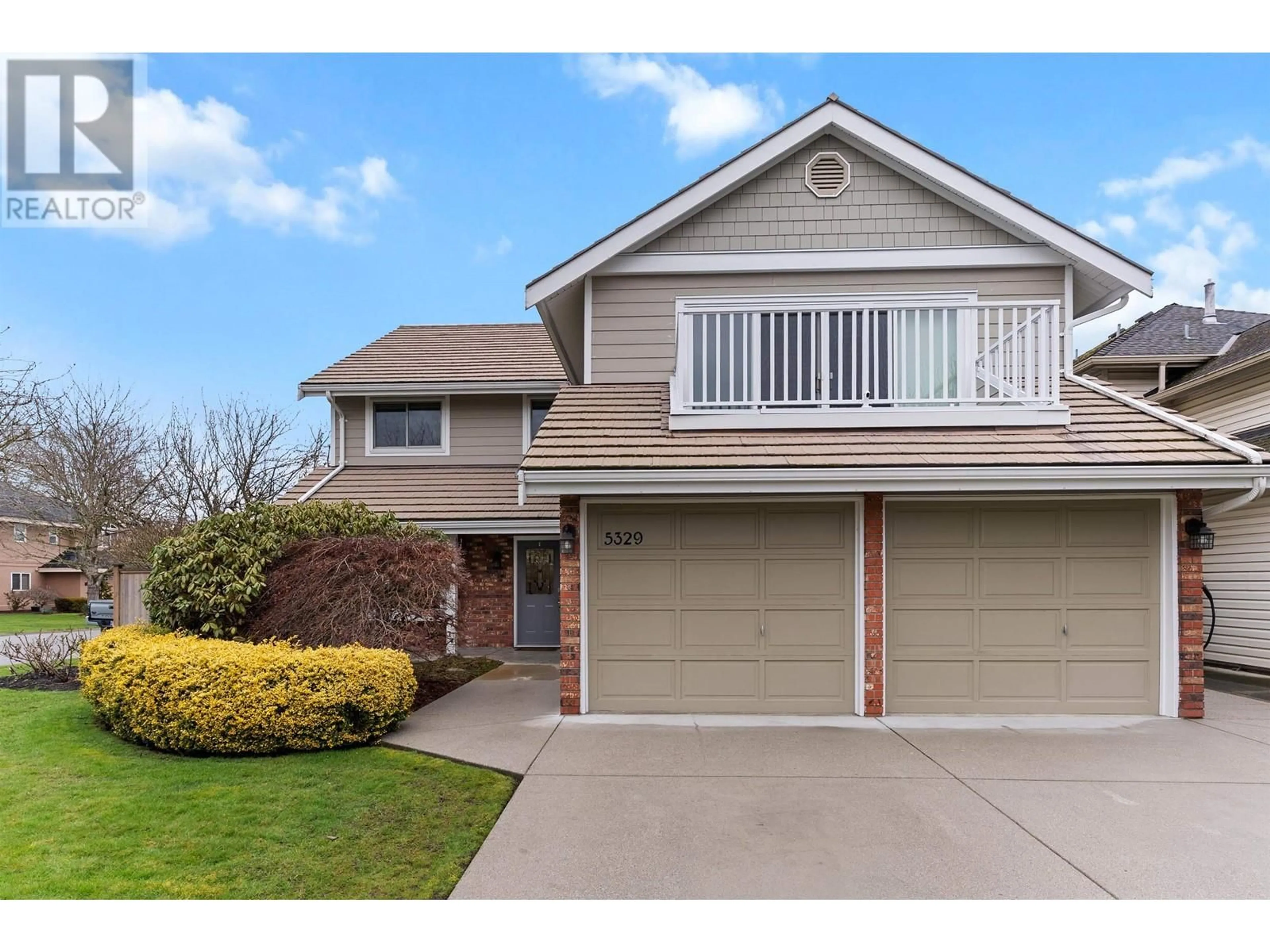 Home with vinyl exterior material, street for 5329 LAUREL WAY, Delta British Columbia V4K4H5