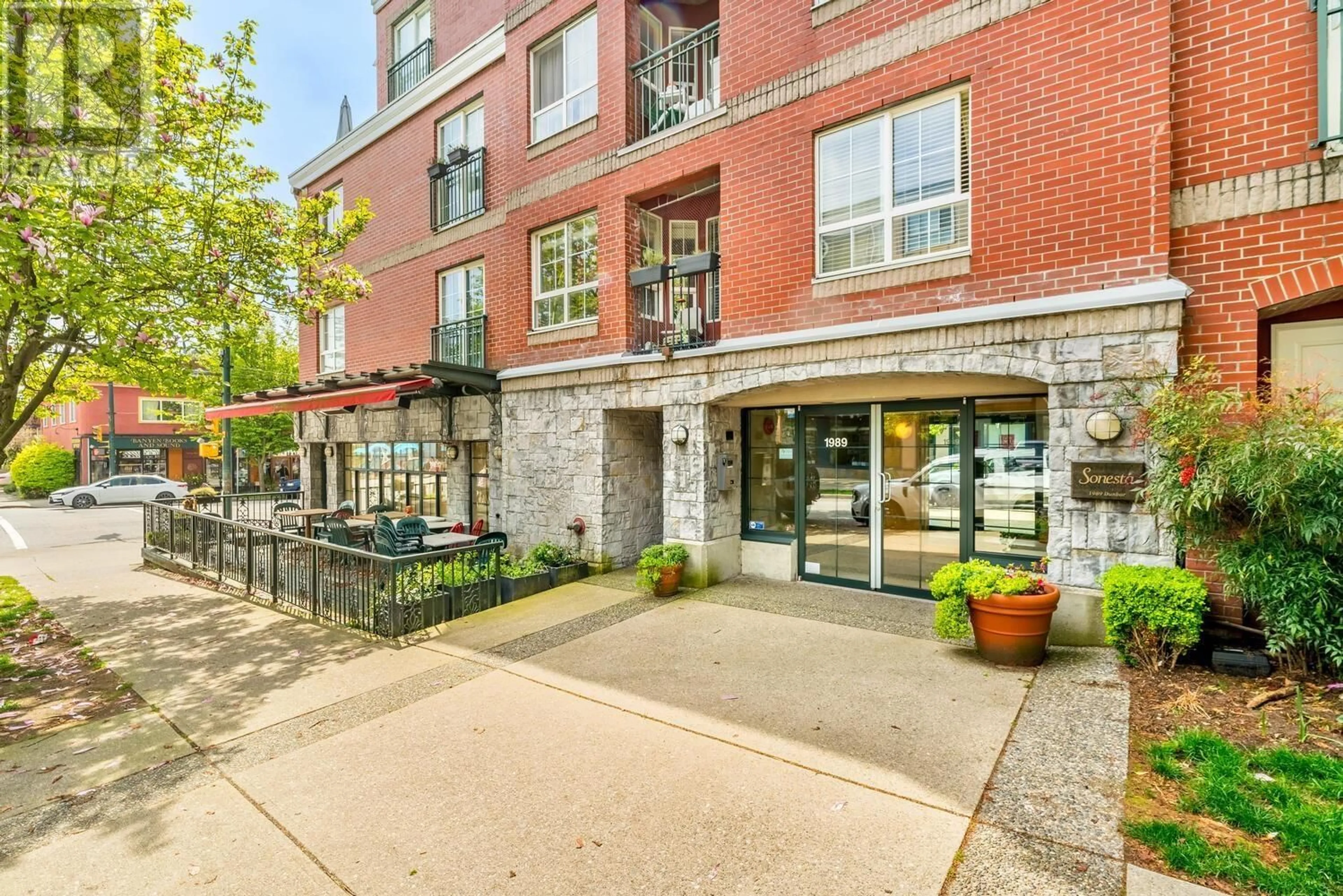 Patio, street for 308 - 1989 DUNBAR STREET, Vancouver British Columbia V6R4R5