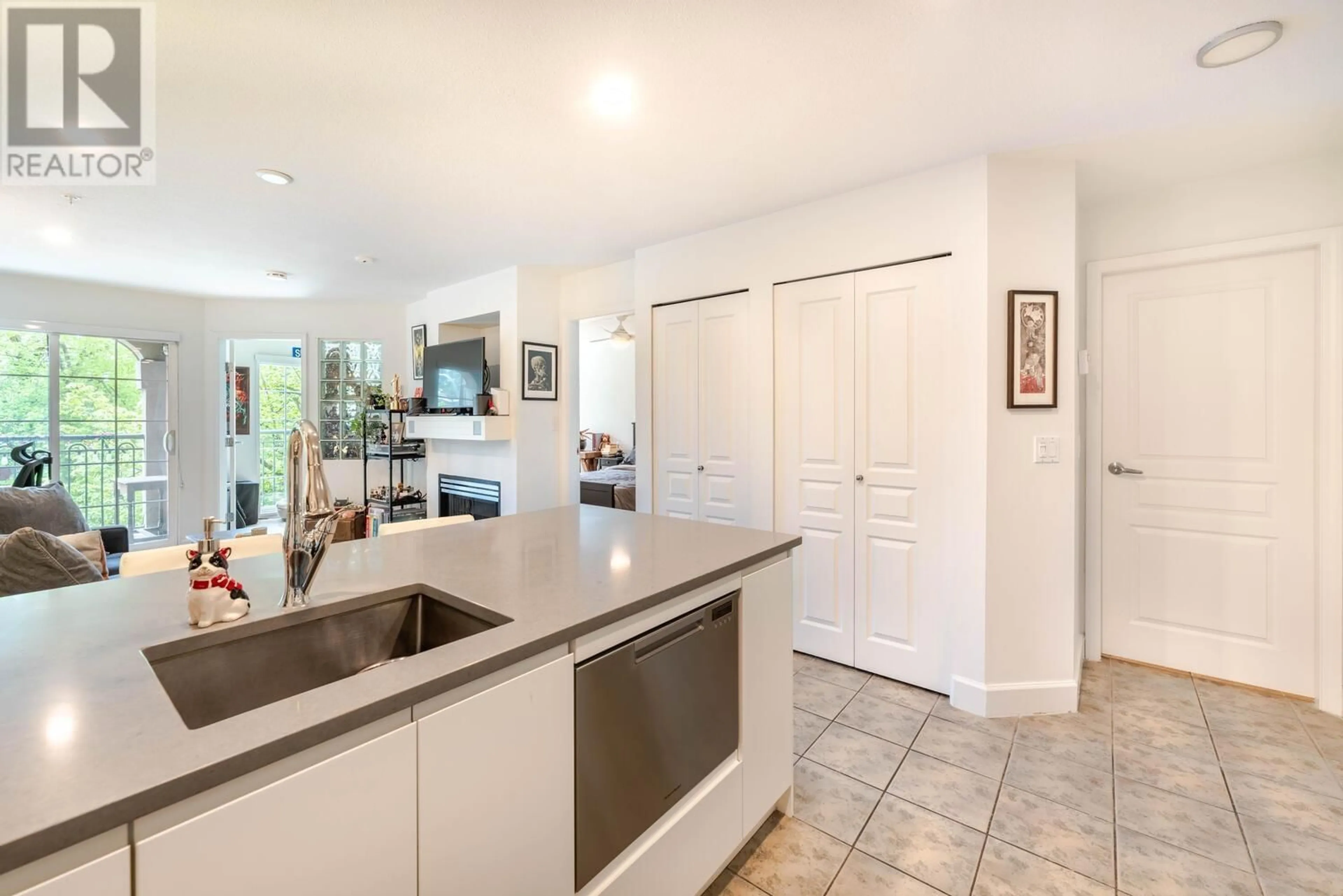 Open concept kitchen, ceramic/tile floor for 308 - 1989 DUNBAR STREET, Vancouver British Columbia V6R4R5