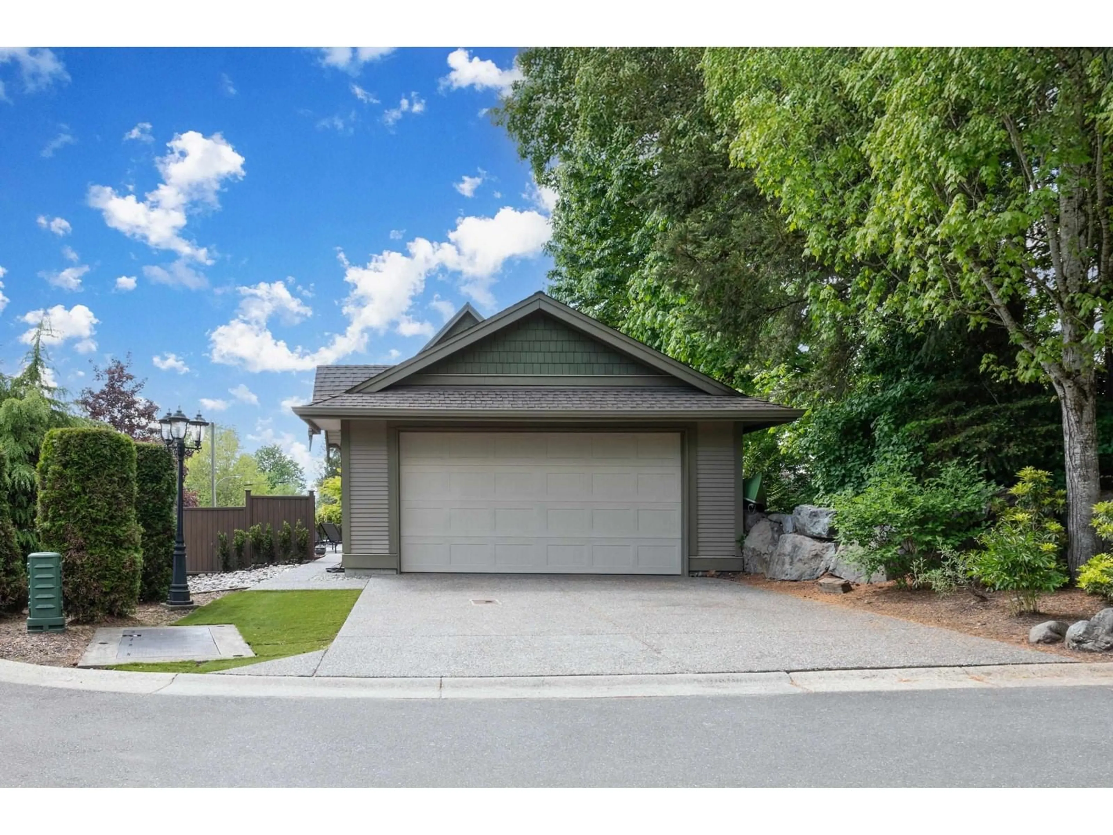Unknown for 1 - 3008 ASH, Abbotsford British Columbia V2S4G6