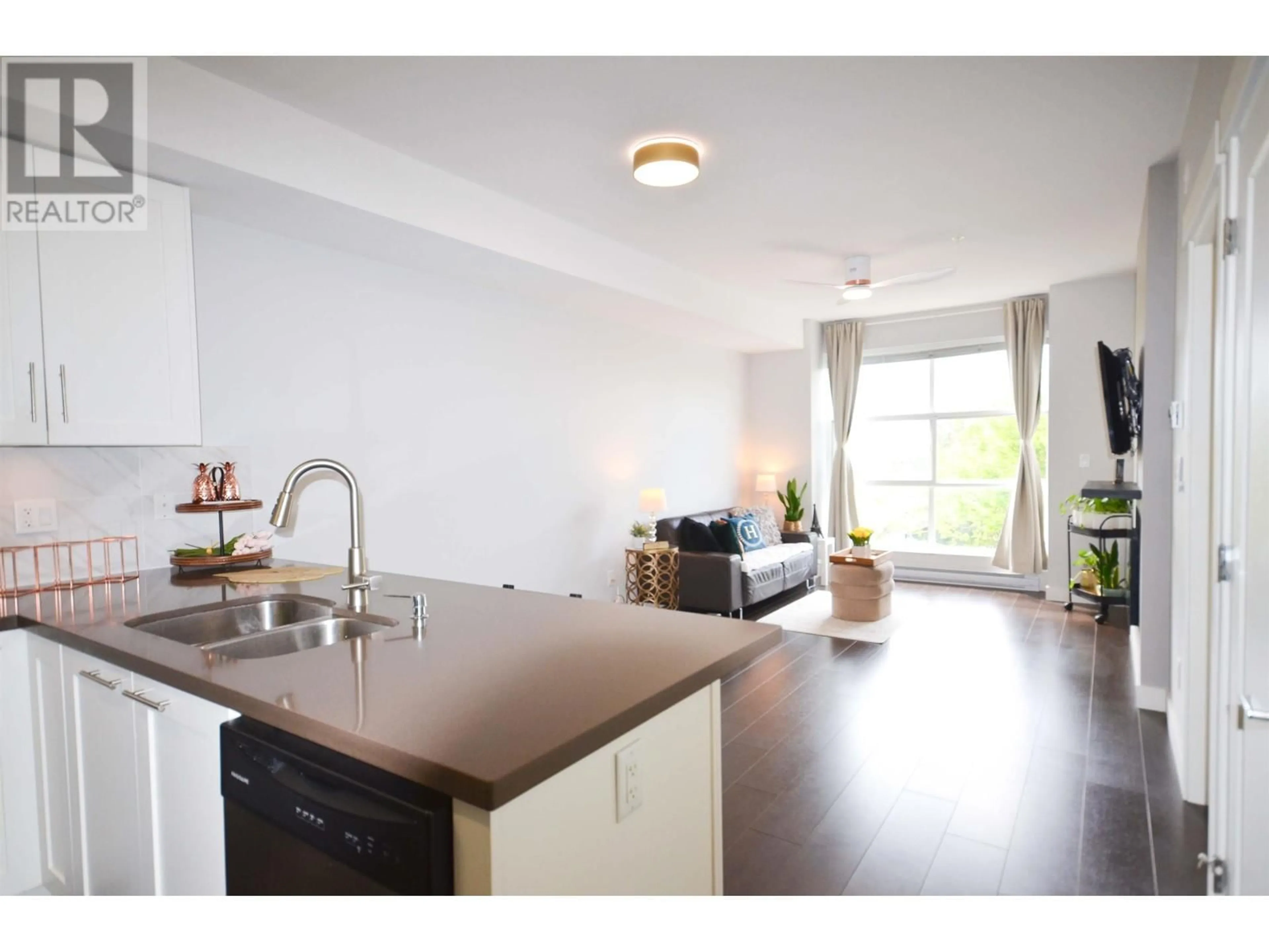 Open concept kitchen, unknown for 204 - 827 RODERICK AVENUE, Coquitlam British Columbia V3K0E3