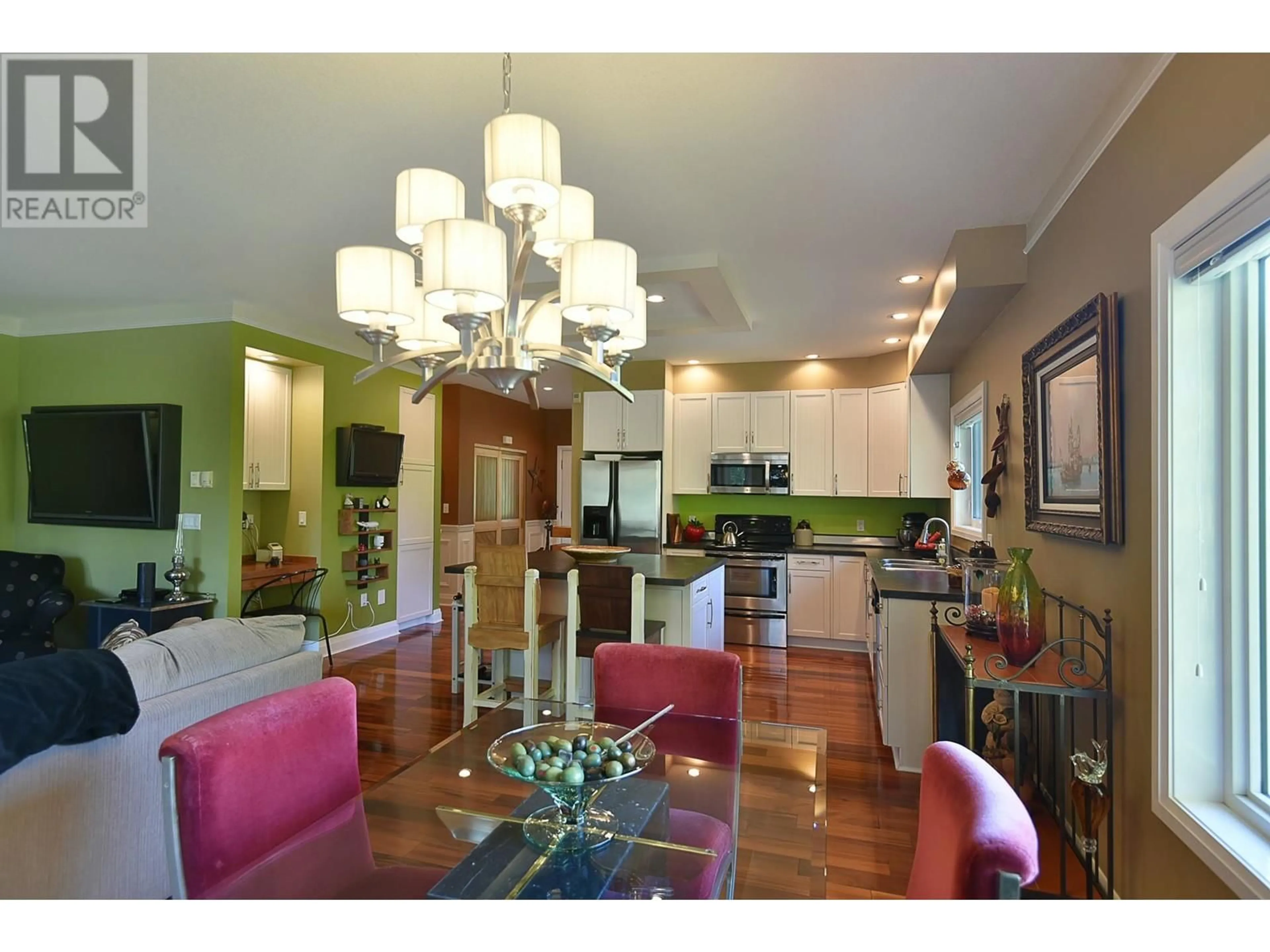 Open concept kitchen, wood/laminate floor for 6152 GALE AVENUE, Sechelt British Columbia V7Z0L5