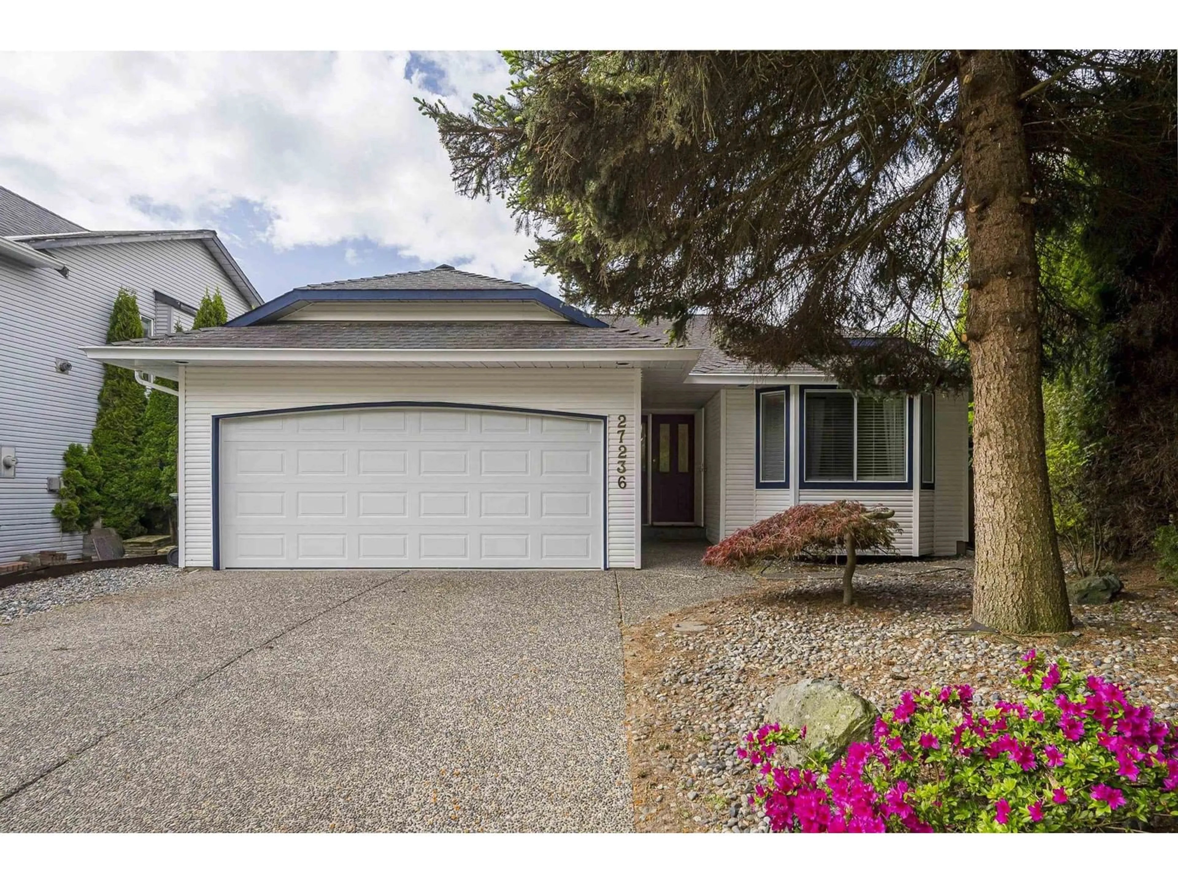 Home with vinyl exterior material, street for 27236 32B, Langley British Columbia V4W3H8
