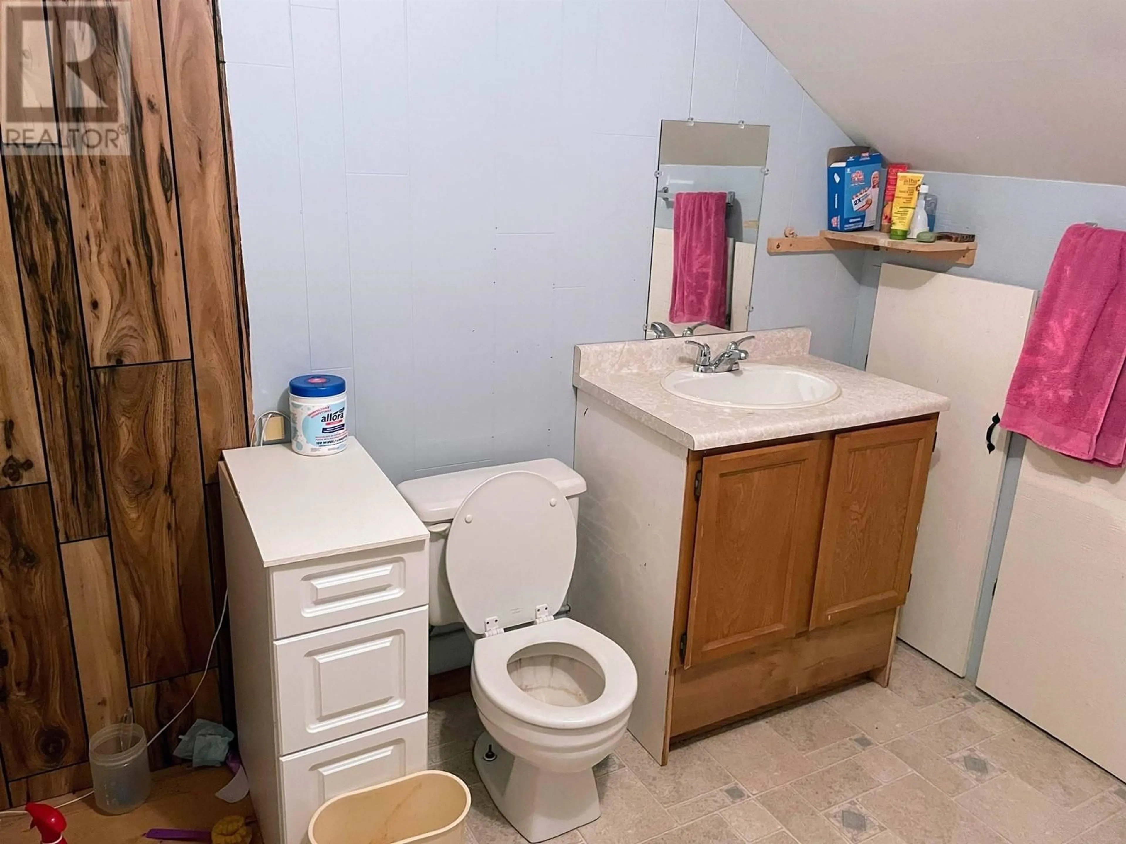 Standard bathroom, floor is not visible for 213 OCEANVIEW DRIVE, Daajing Giids City British Columbia V0T1S0