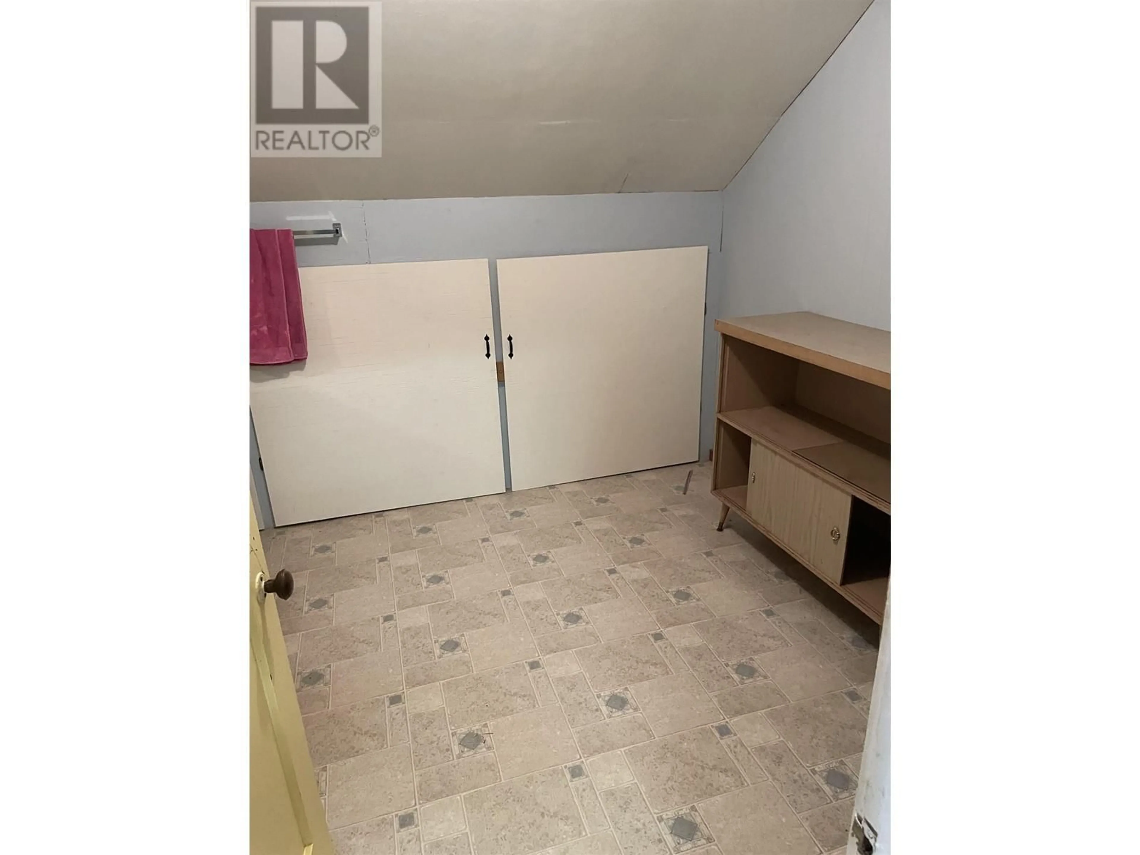 Unknown for 213 OCEANVIEW DRIVE, Daajing Giids City British Columbia V0T1S0