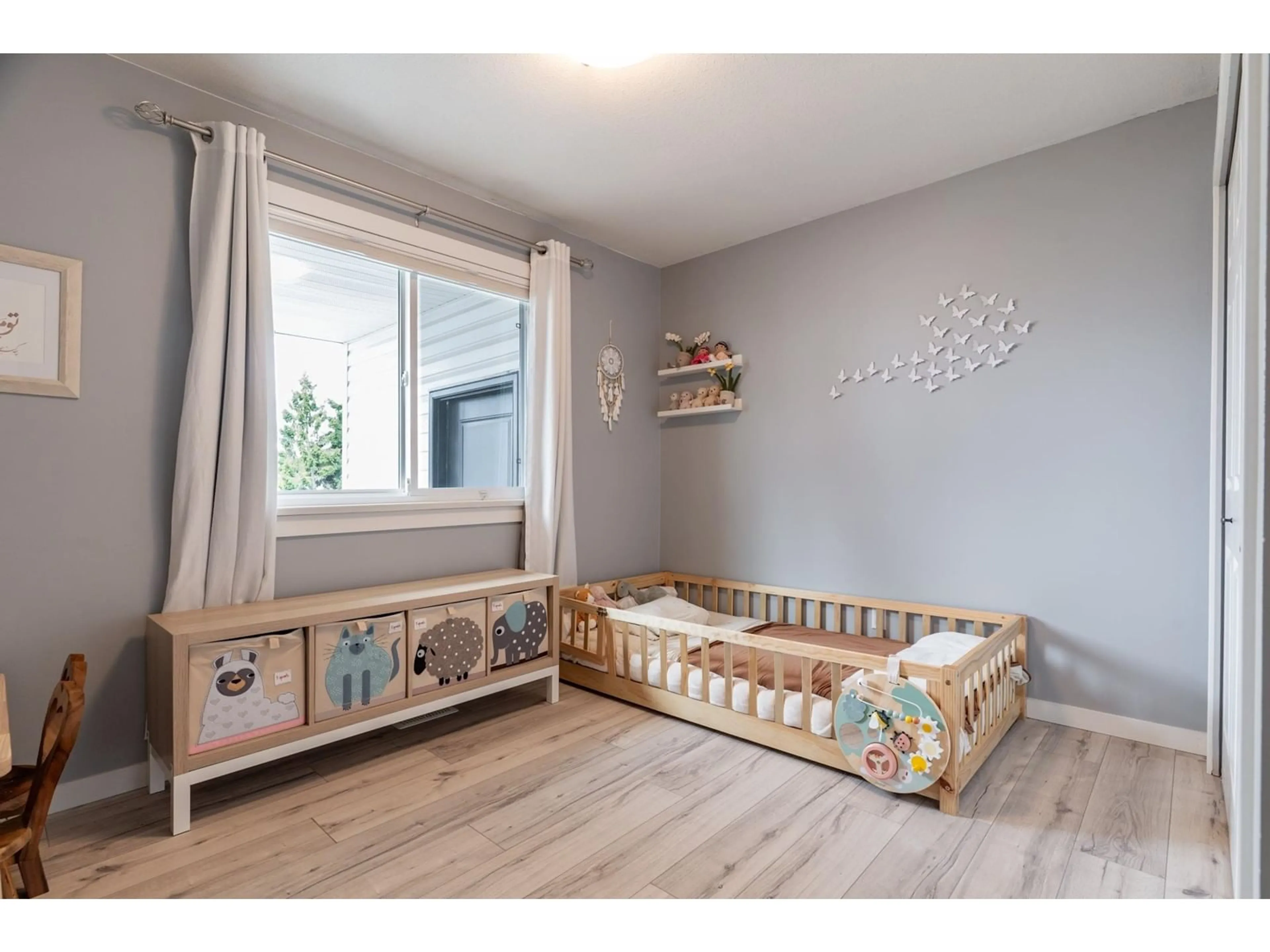 Bedroom with bed, wood/laminate floor for 18096 61, Surrey British Columbia V3S5V8