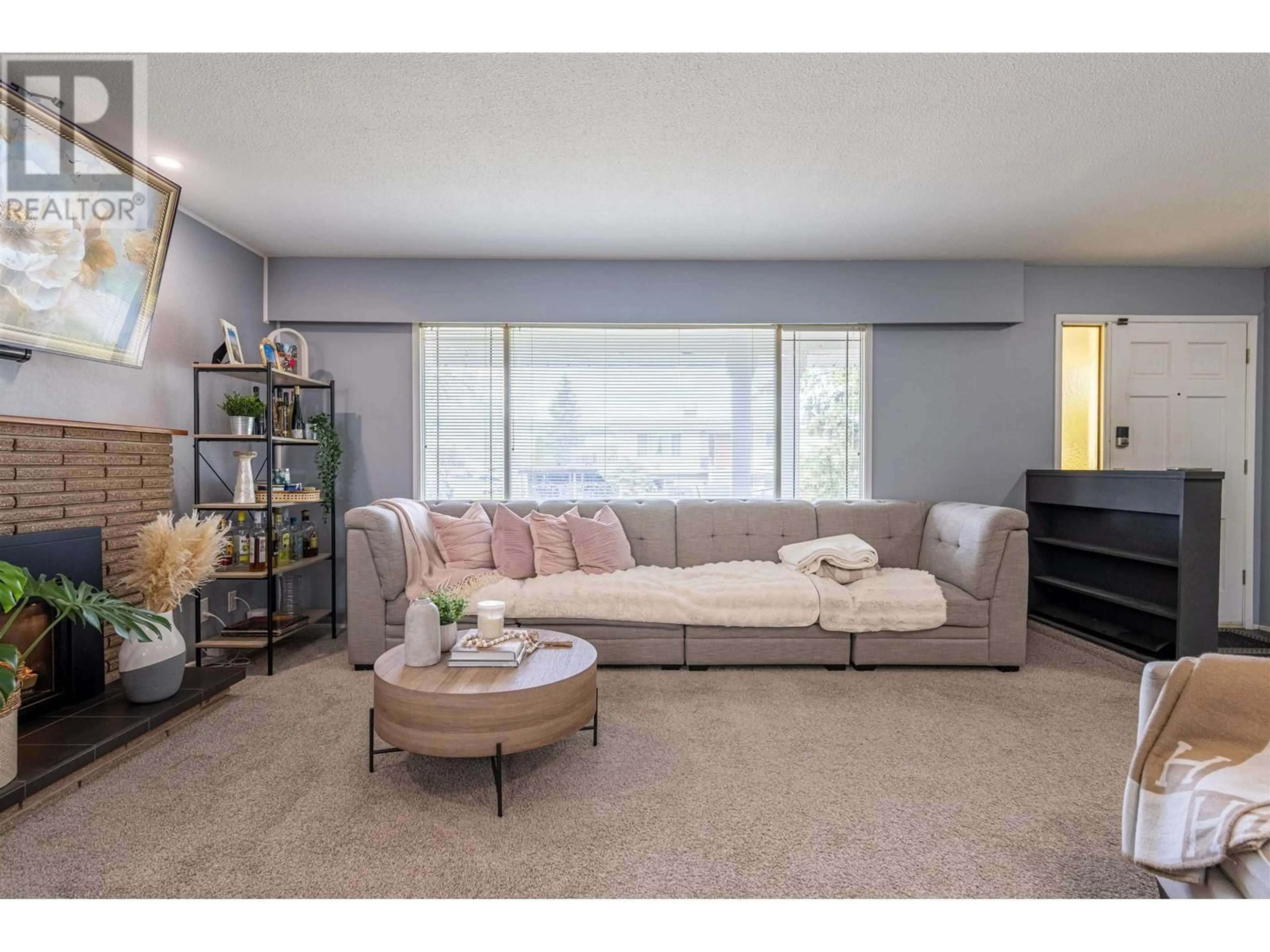 Living room with furniture, unknown for 1354 LIARD DRIVE, Prince George British Columbia V2M3Z7