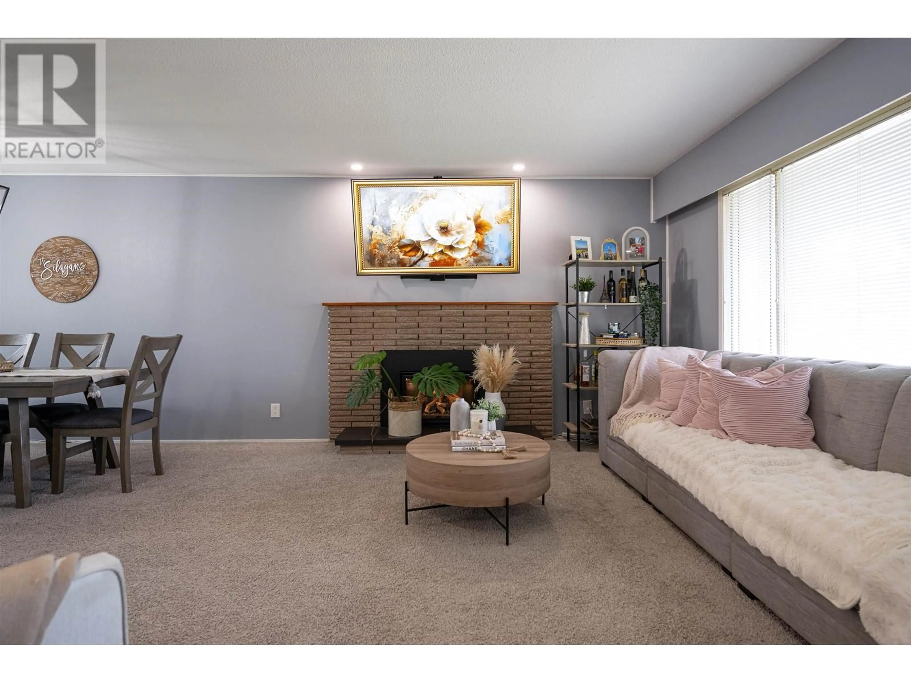 Living room with furniture, unknown for 1354 LIARD DRIVE, Prince George British Columbia V2M3Z7