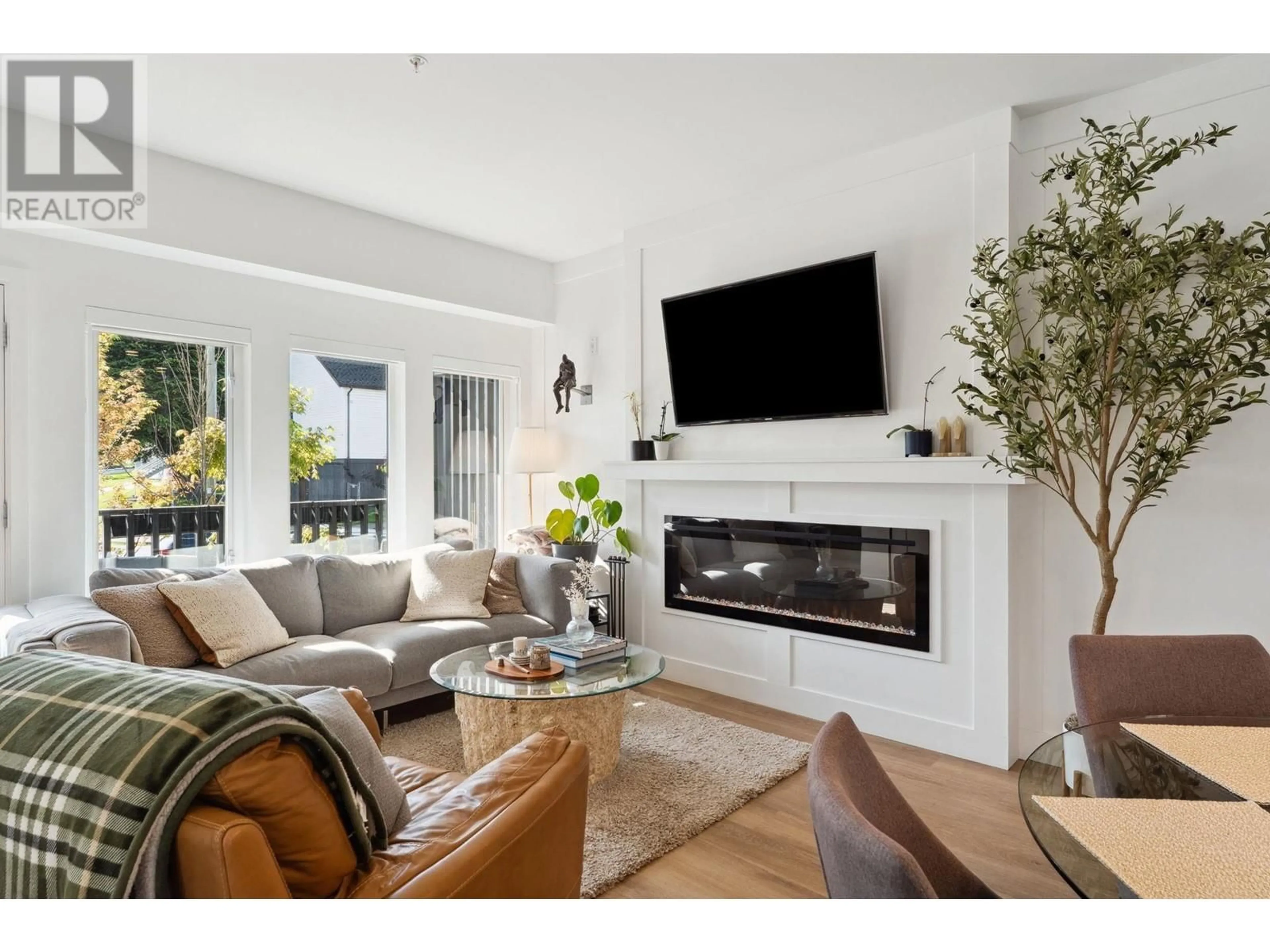Living room with furniture, unknown for 212 - 1306 LAVAL SQUARE, Coquitlam British Columbia V3K0H4