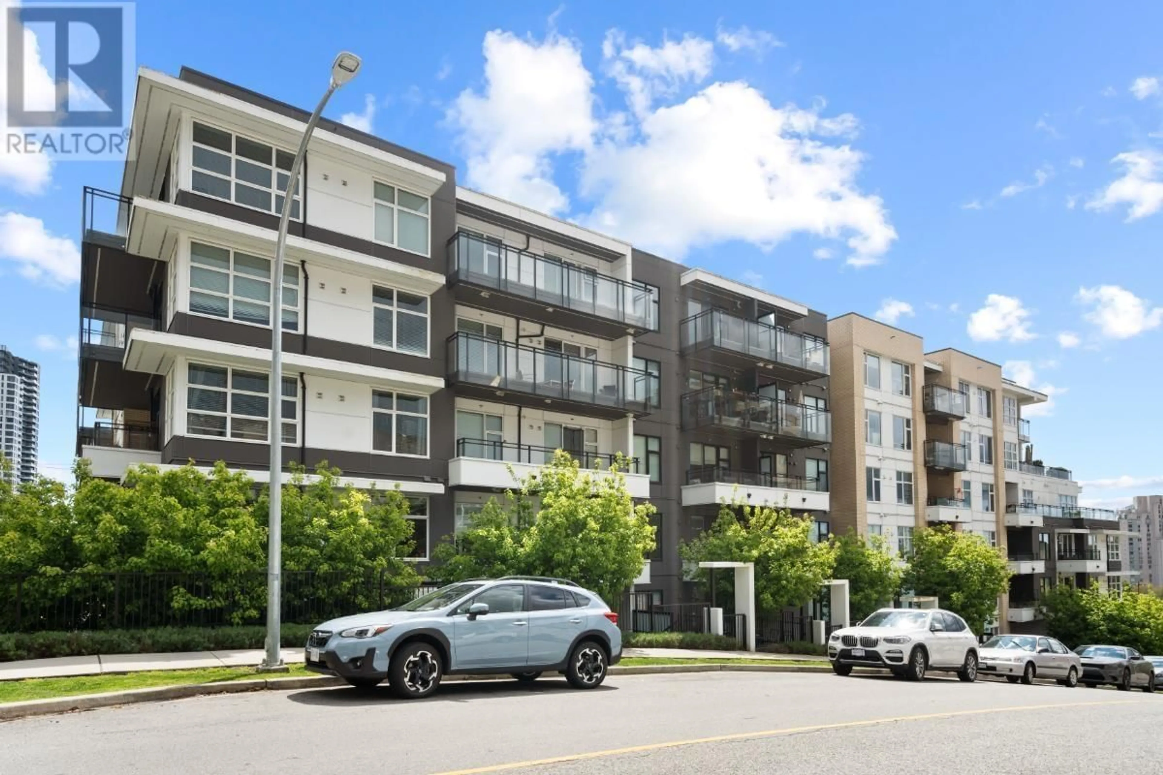 A pic from outside/outdoor area/front of a property/back of a property/a pic from drone, street for 501 - 1012 AUCKLAND STREET, New Westminster British Columbia V3M0M3