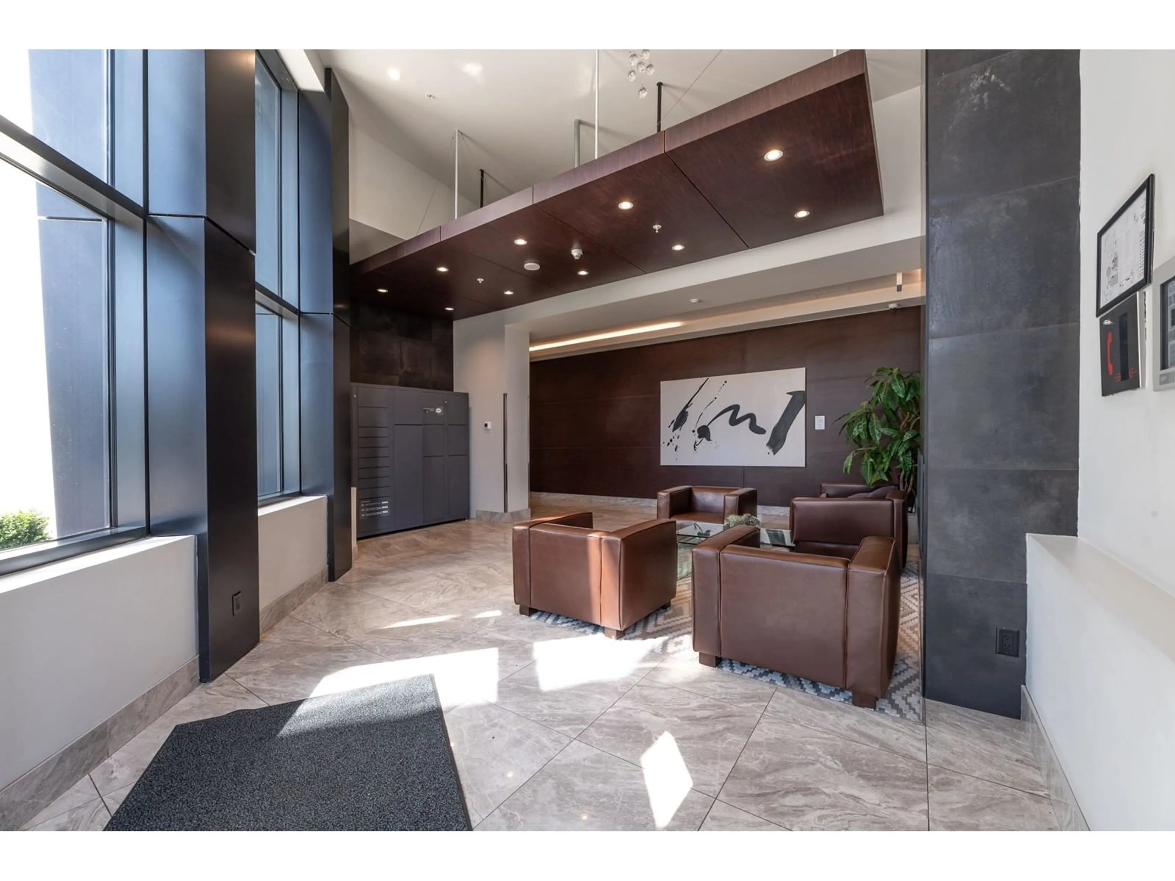 Lobby for 1202 - 2180 GLADWIN, Abbotsford British Columbia V2S0H4