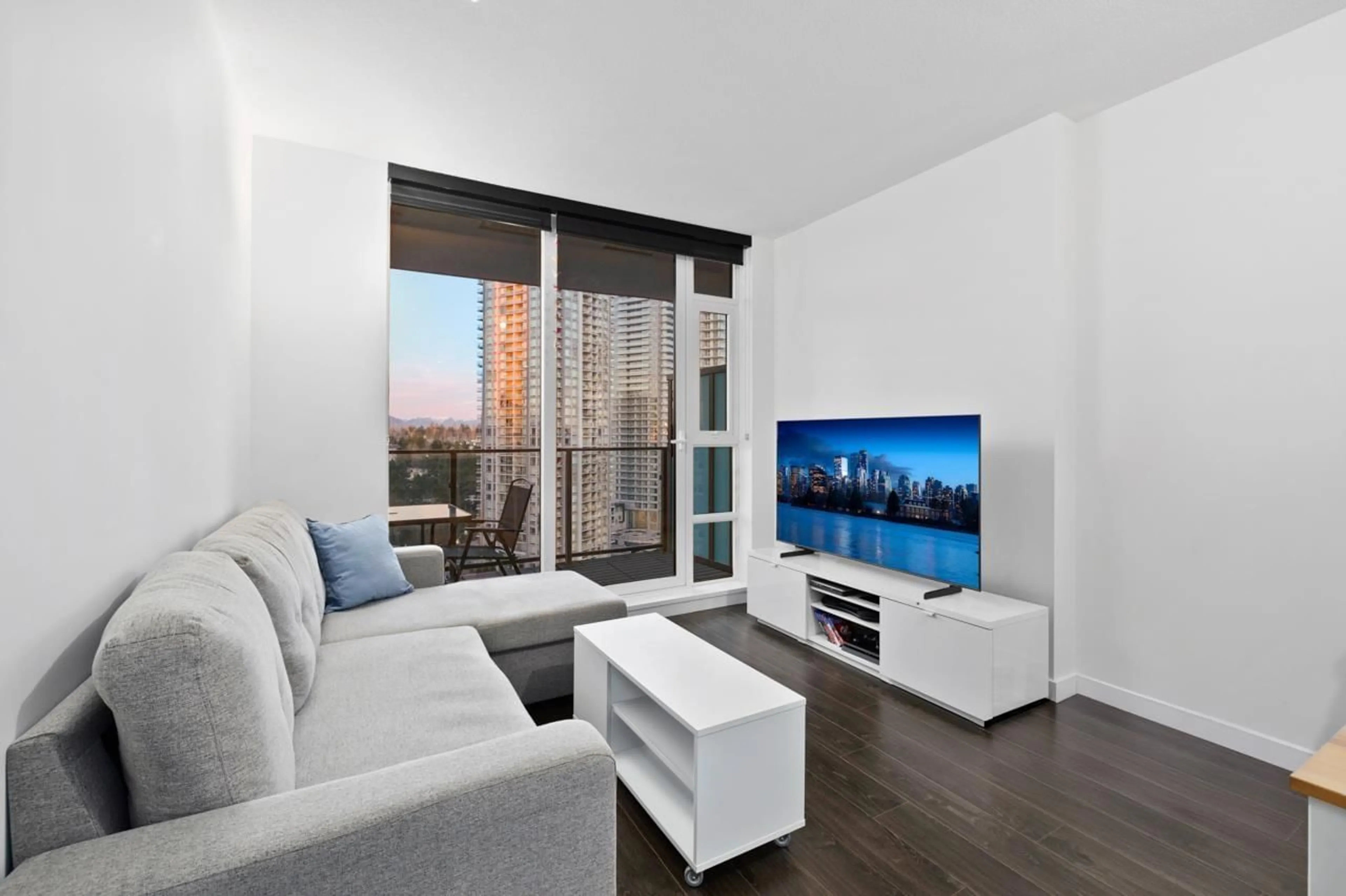 Living room with furniture, unknown for 1405 - 9887 WHALLEY, Surrey British Columbia V3T0P4