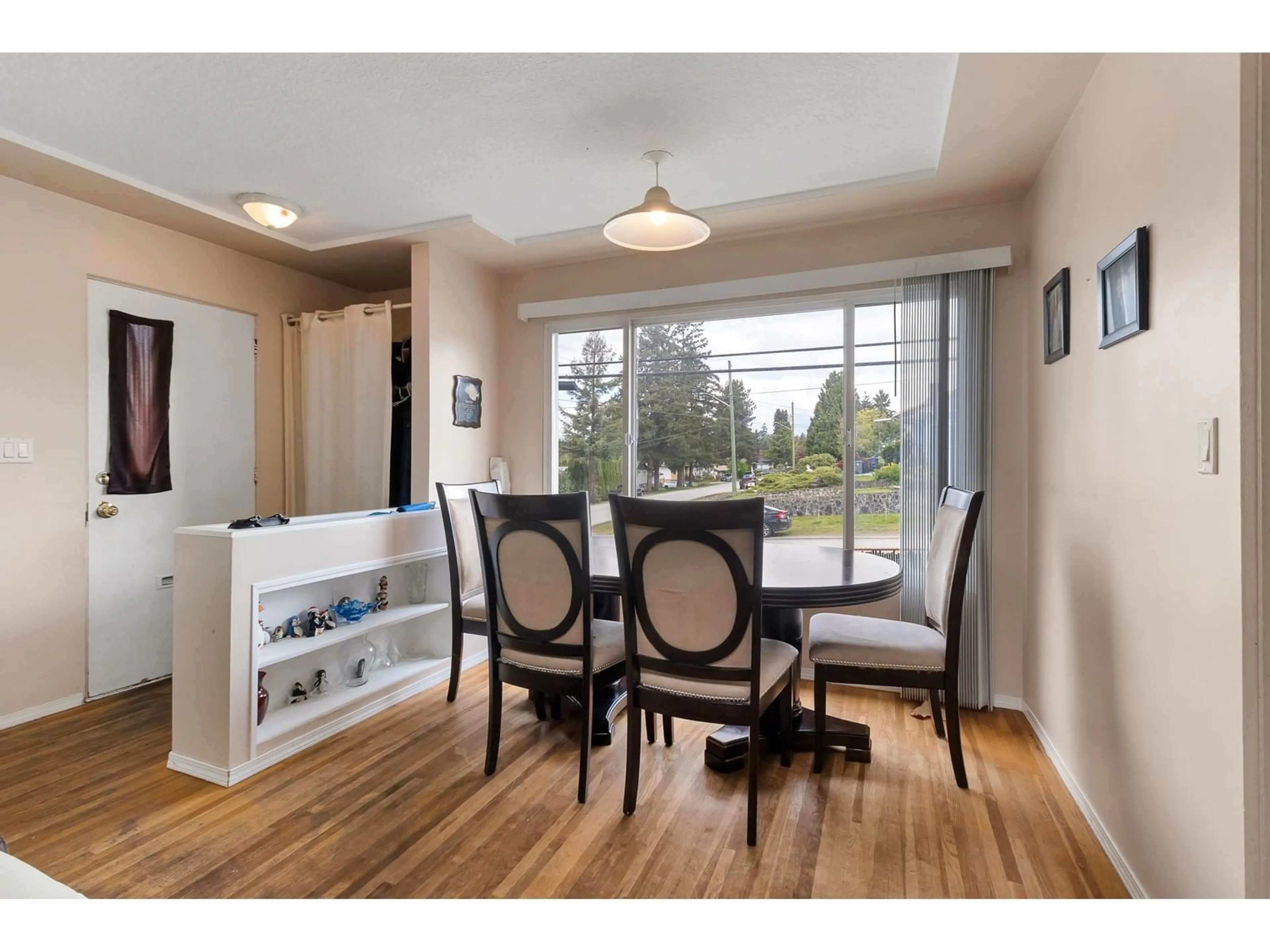 Dining room, wood/laminate floor for 10184 127, Surrey British Columbia V3V5J6