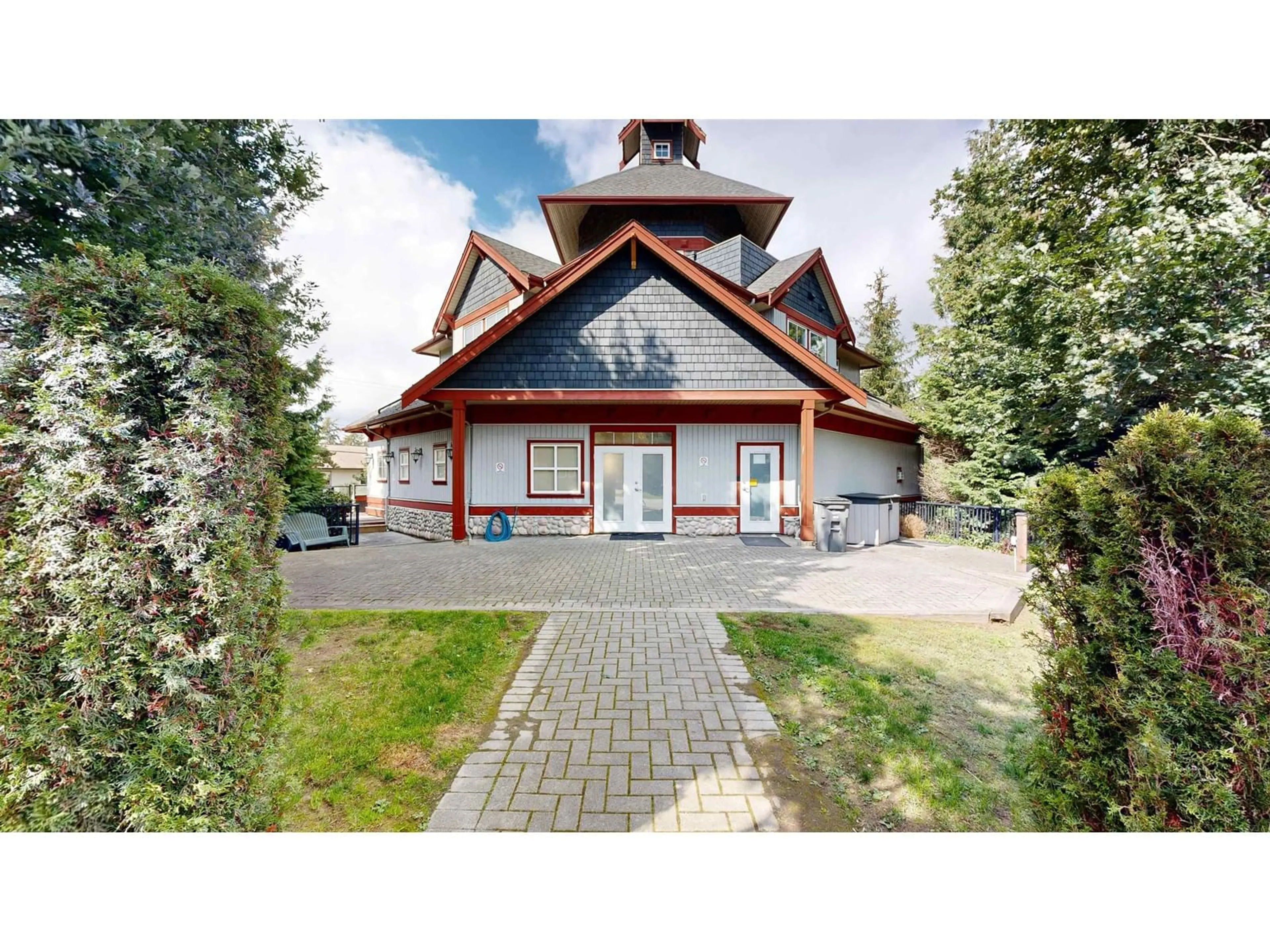A pic from outside/outdoor area/front of a property/back of a property/a pic from drone, street for 62 - 12040 68, Surrey British Columbia V3W1P5