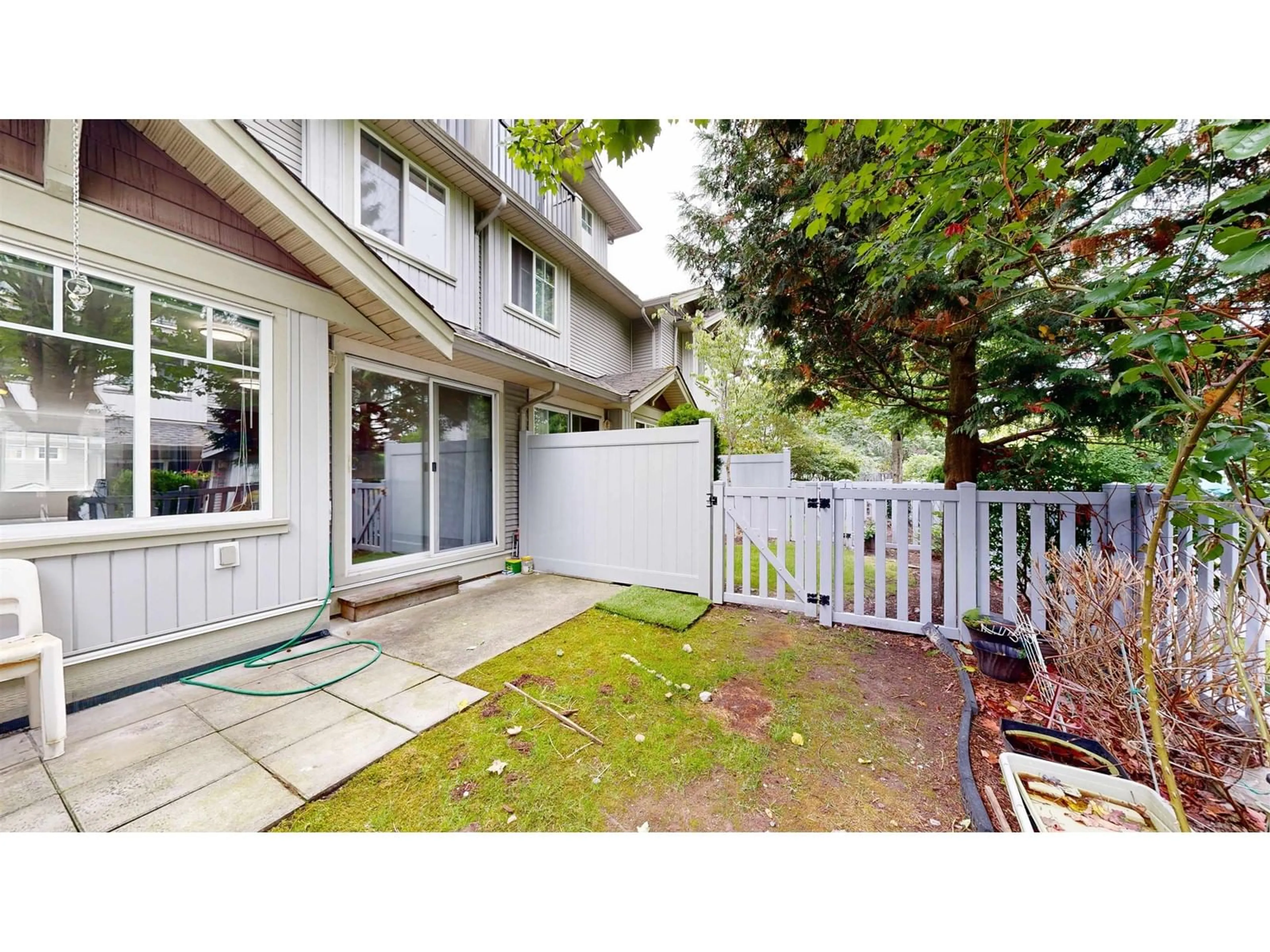 Patio, street for 62 - 12040 68, Surrey British Columbia V3W1P5