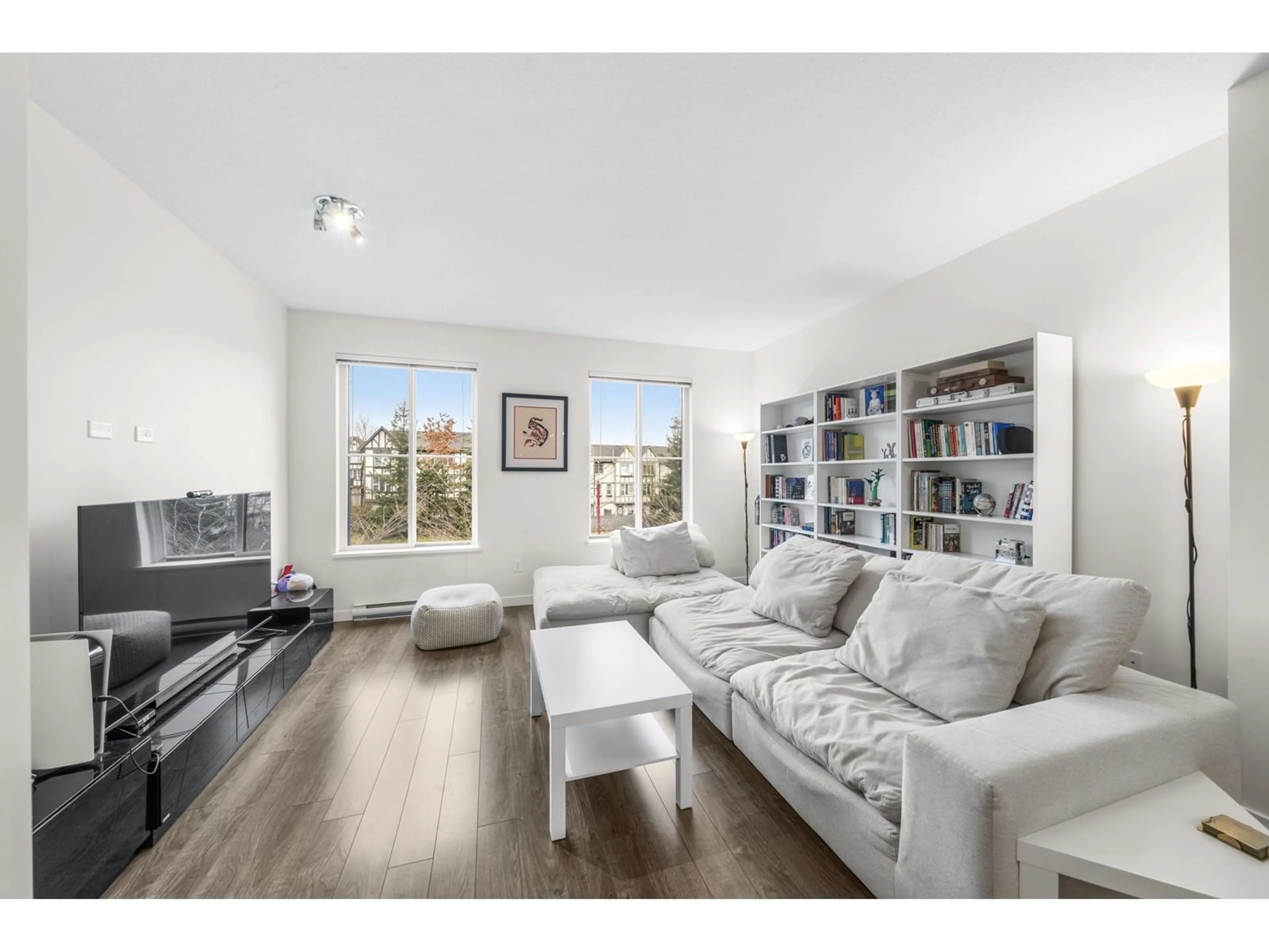 Living room with furniture, unknown for 56 - 10735 84, Delta British Columbia V4C0C7