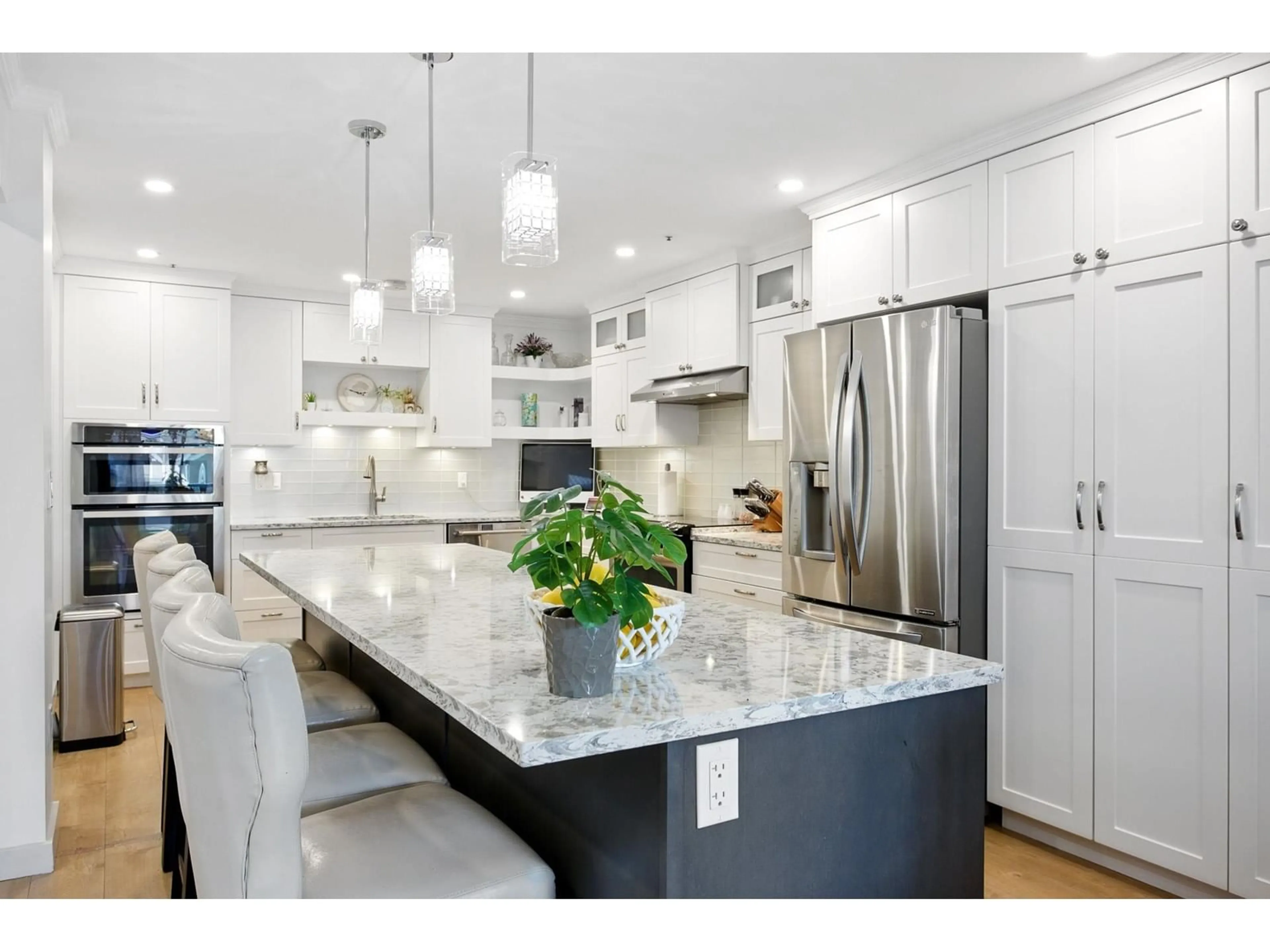 Contemporary kitchen, ceramic/tile floor for 206 - 5377 201A, Langley British Columbia V3A1S7