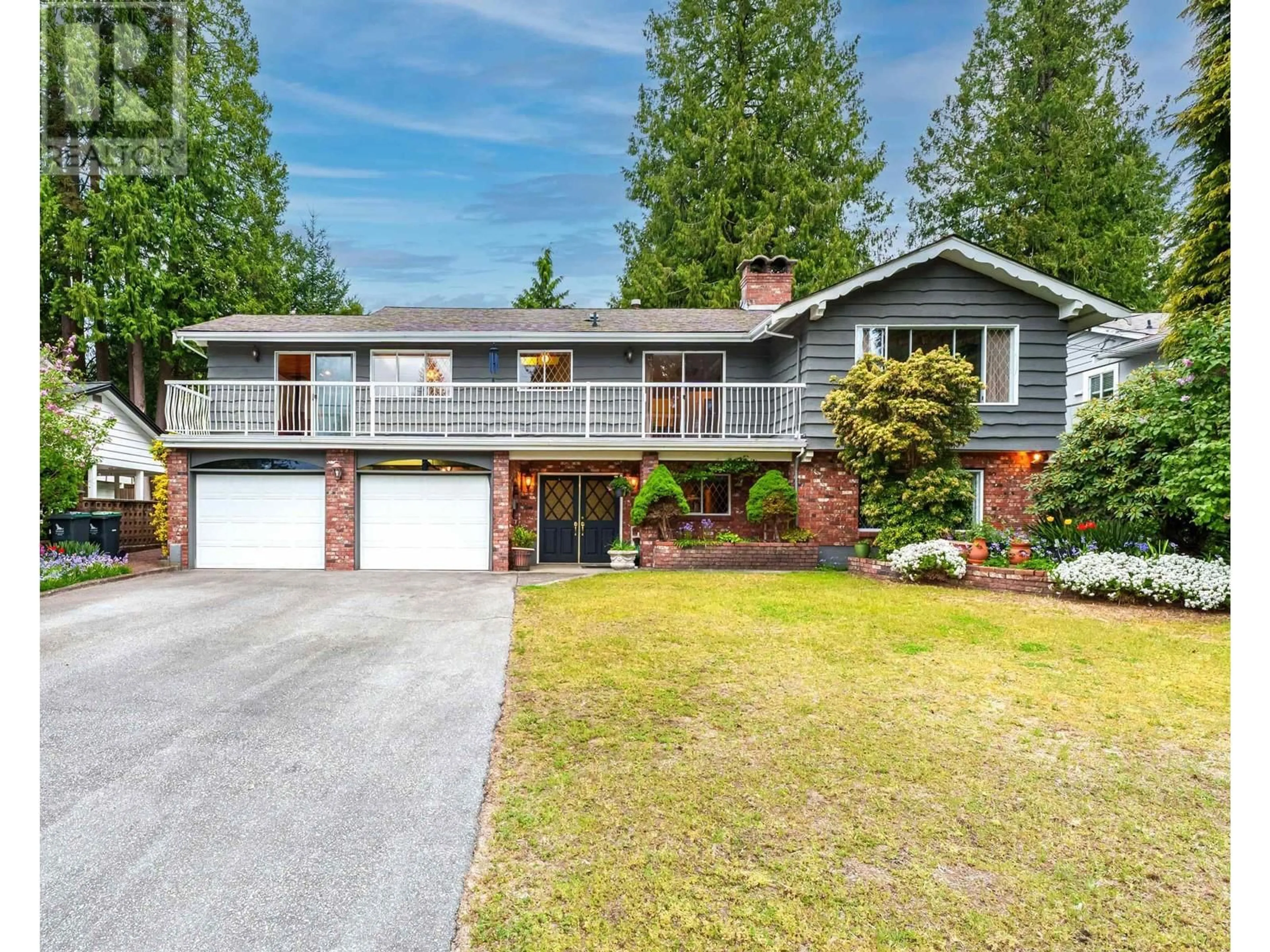 Home with vinyl exterior material, street for 2602 SECHELT DRIVE, North Vancouver British Columbia V7H1N8