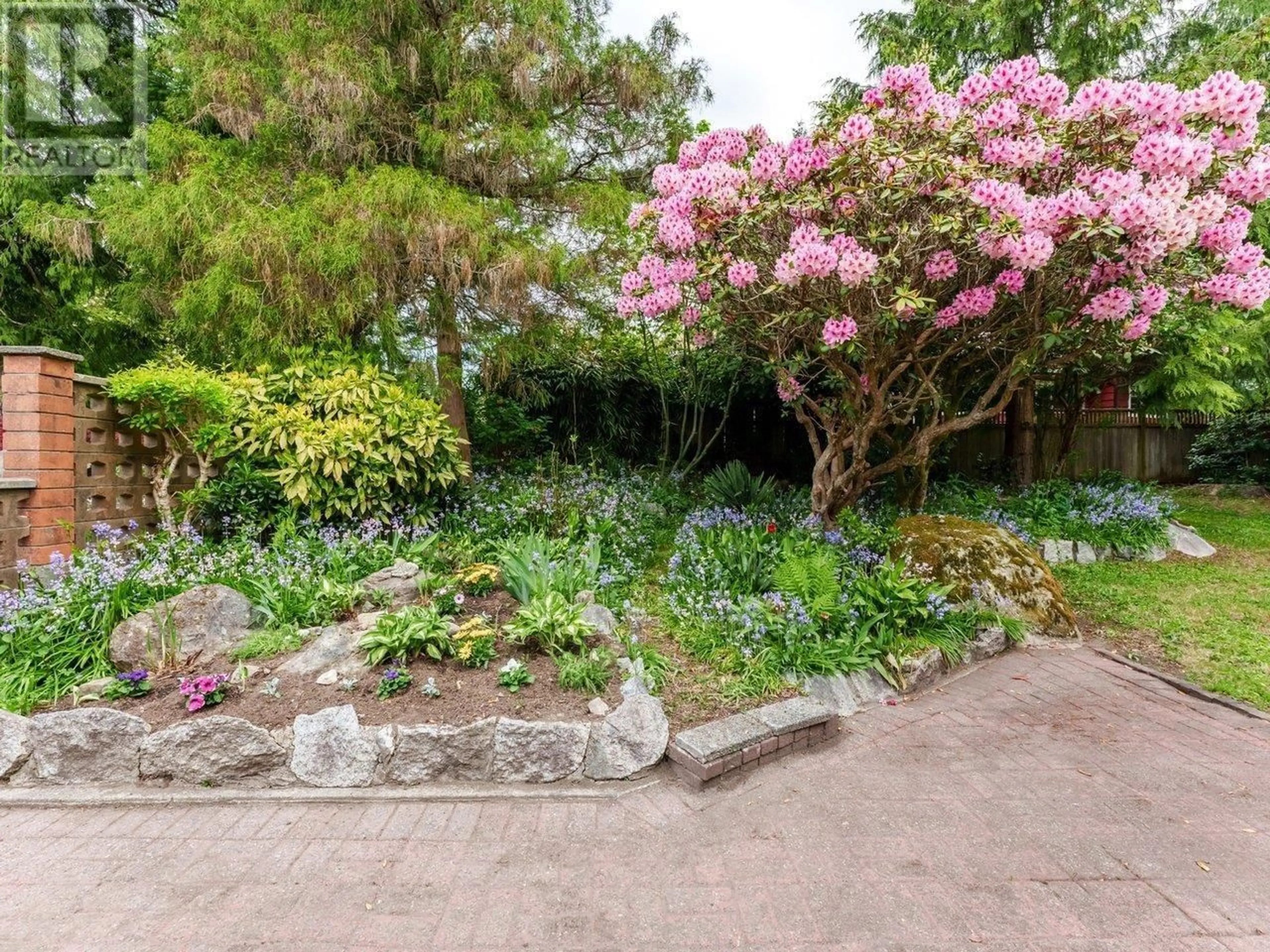 A pic from outside/outdoor area/front of a property/back of a property/a pic from drone, street for 2602 SECHELT DRIVE, North Vancouver British Columbia V7H1N8