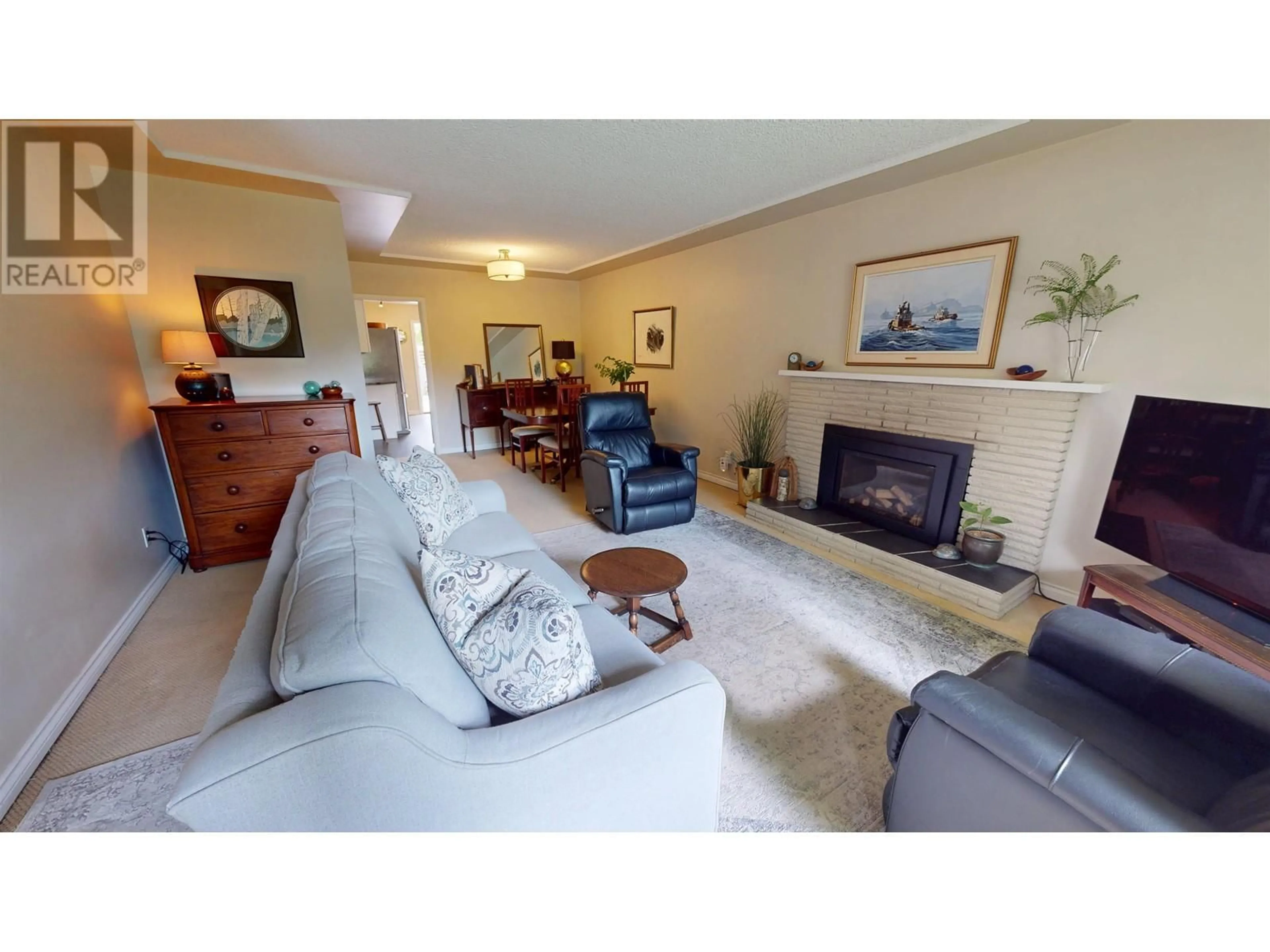 Living room with furniture, unknown for 483 31ST AVENUE, Vancouver British Columbia V5V2W6