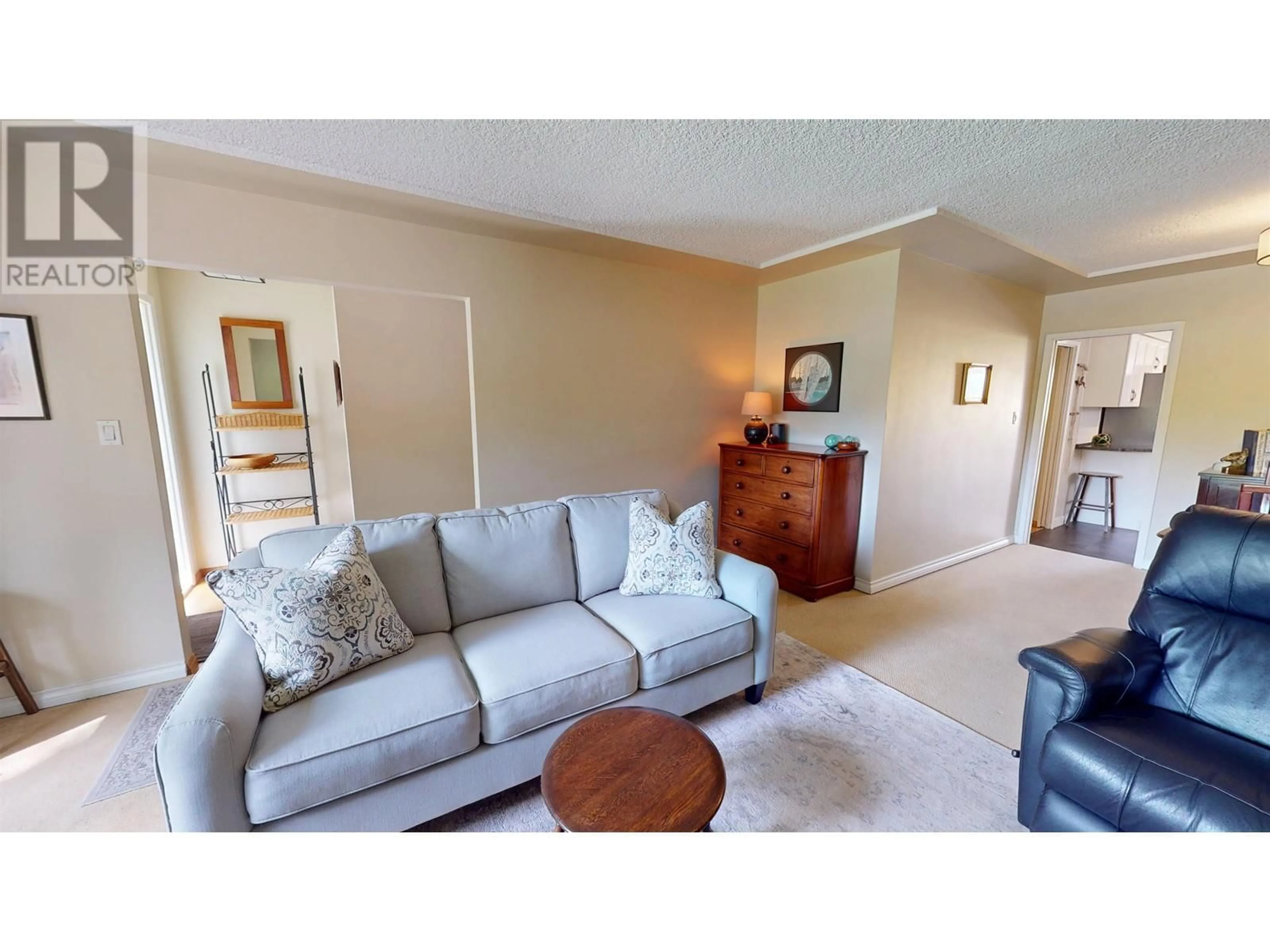 Living room with furniture, unknown for 483 31ST AVENUE, Vancouver British Columbia V5V2W6