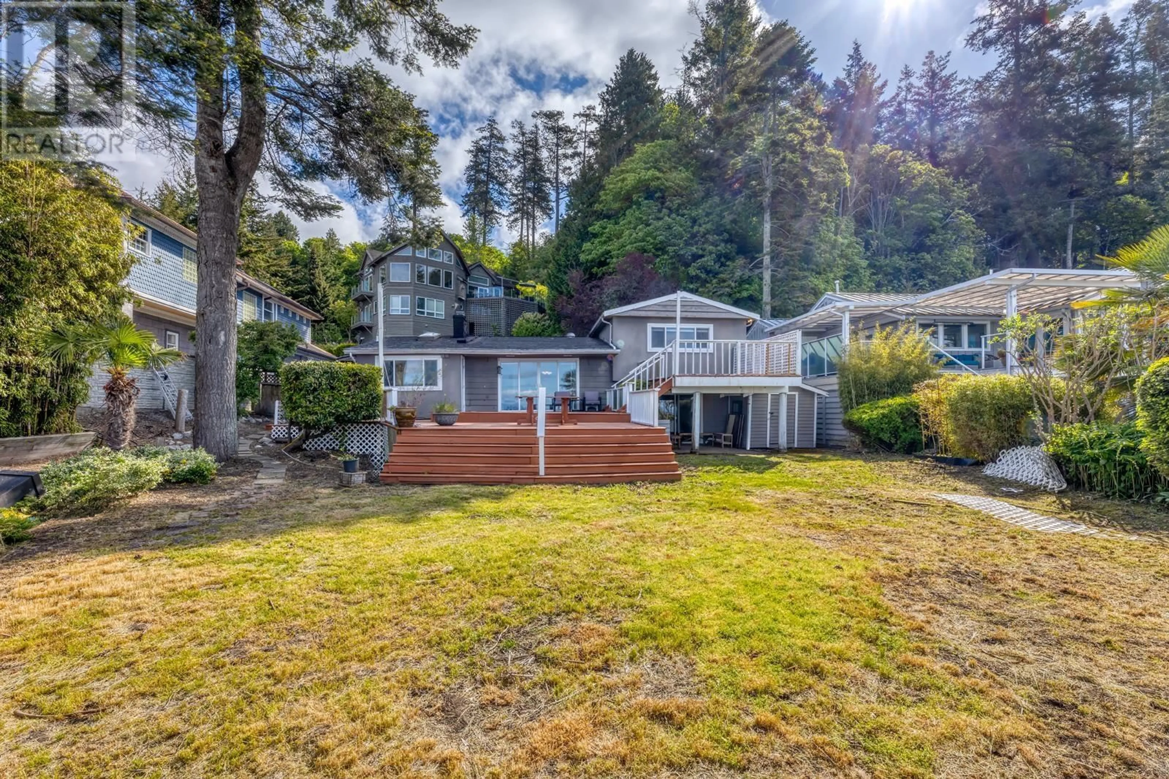 A pic from outside/outdoor area/front of a property/back of a property/a pic from drone, water/lake/river/ocean view for 718 TSAWWASSEN BEACH ROAD, Delta British Columbia V4M4C7