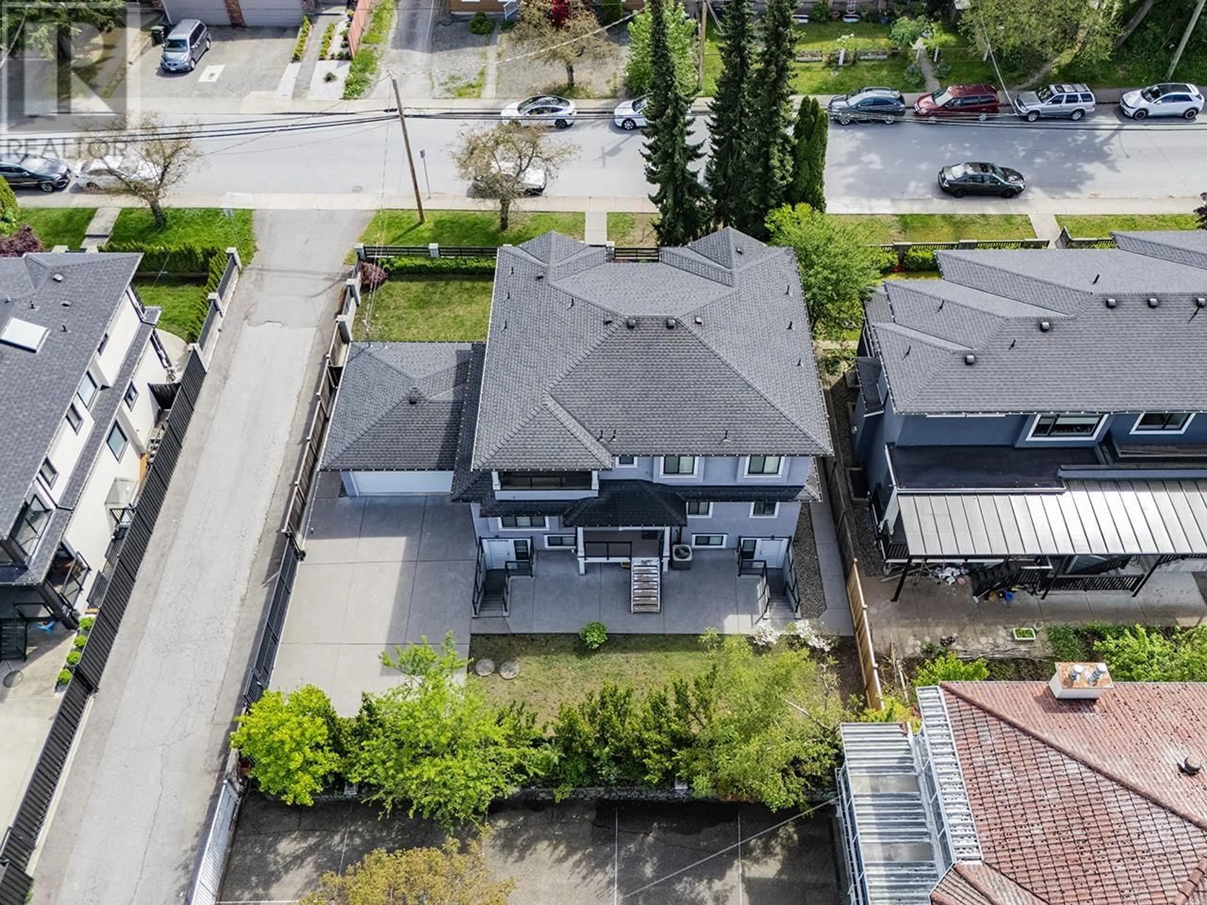 A pic from outside/outdoor area/front of a property/back of a property/a pic from drone, street for 5359 IRVING STREET, Burnaby British Columbia V5H1V1