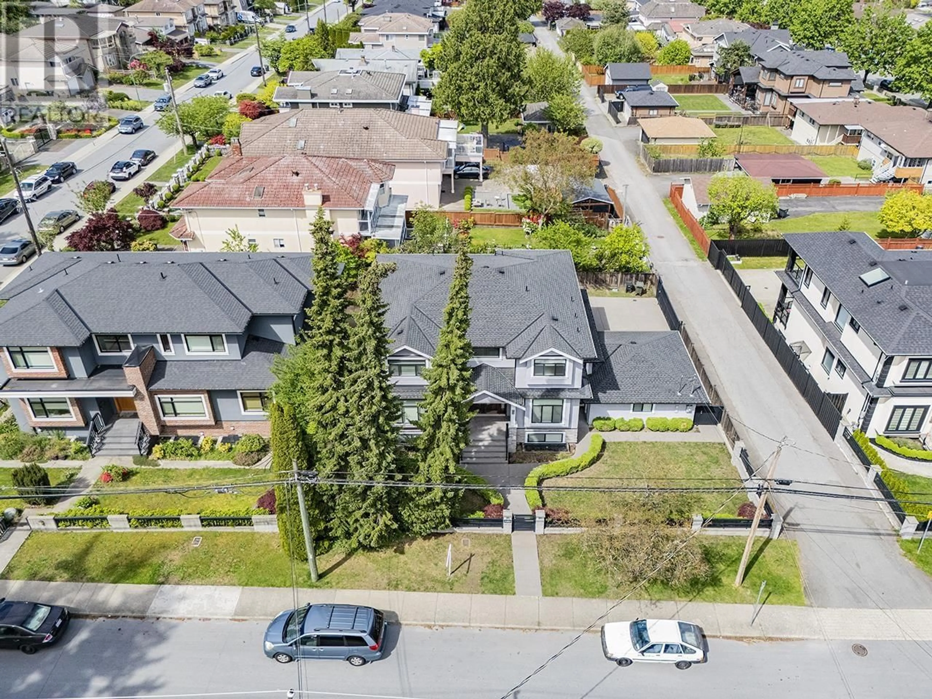 A pic from outside/outdoor area/front of a property/back of a property/a pic from drone, street for 5359 IRVING STREET, Burnaby British Columbia V5H1V1