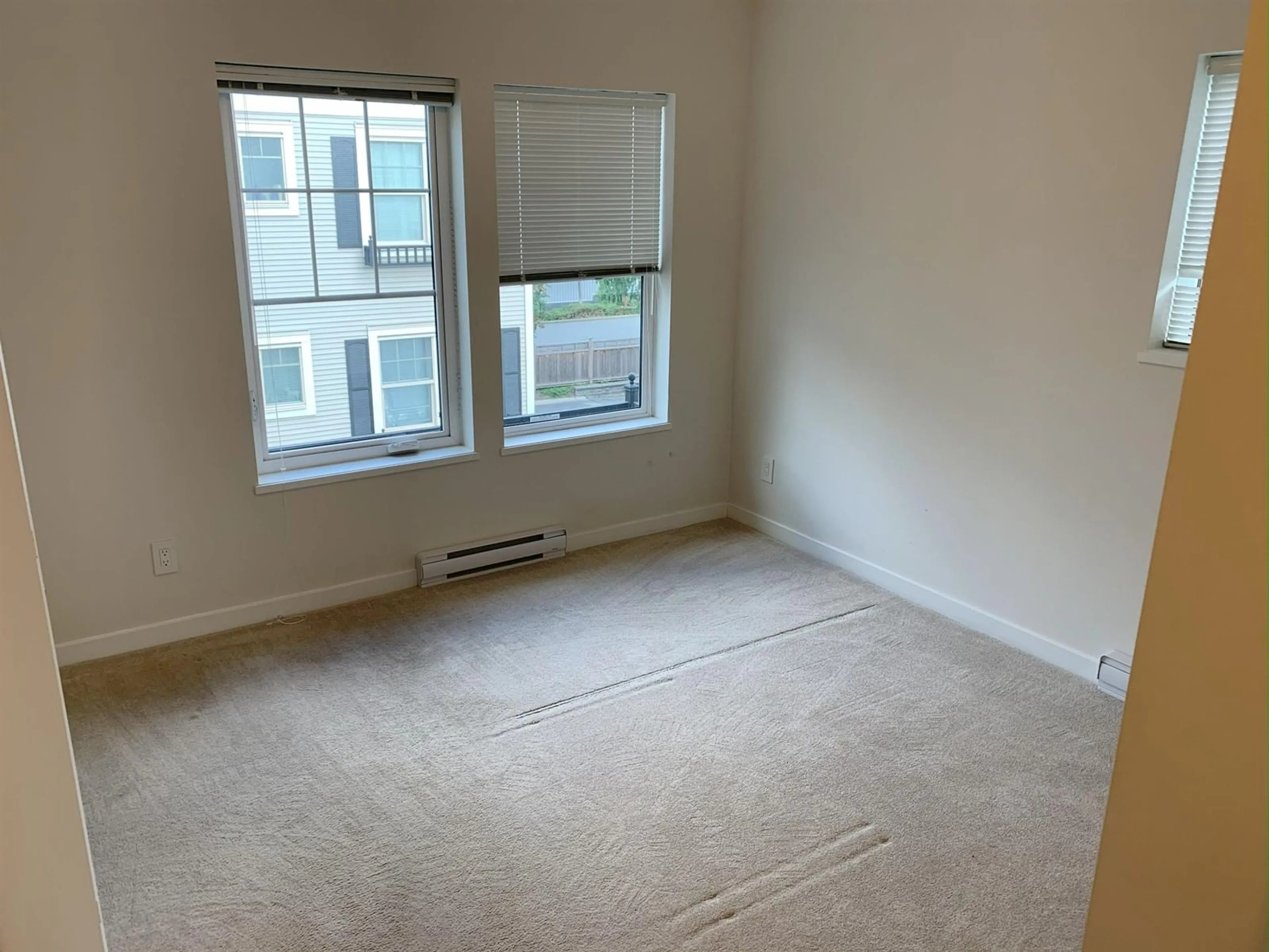 A pic of a room for 55 - 32633 SIMON, Abbotsford British Columbia V2T0G9