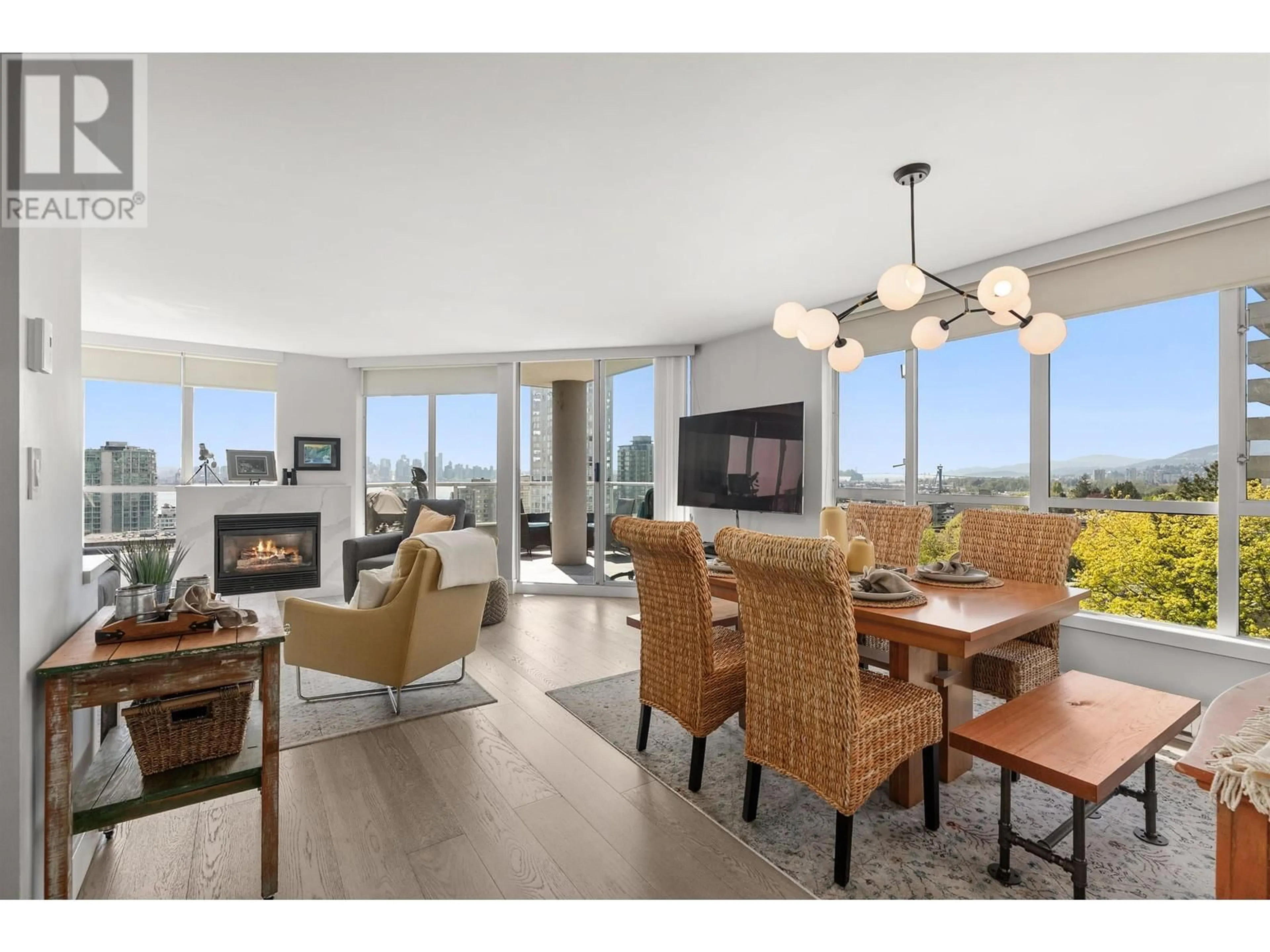 Living room with furniture, unknown for 703 - 408 LONSDALE AVENUE, North Vancouver British Columbia V7M2G5