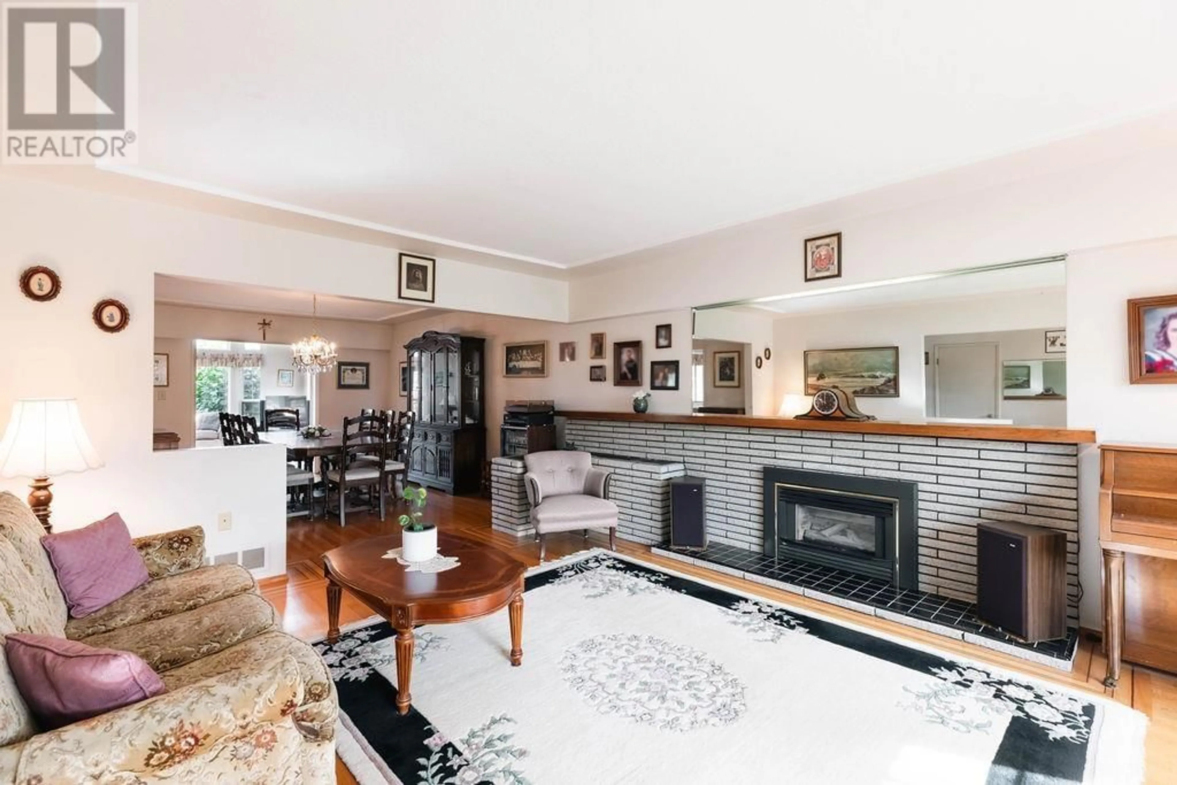 Unknown for 4819 FAIRLAWN DRIVE, Burnaby British Columbia V5C3R7