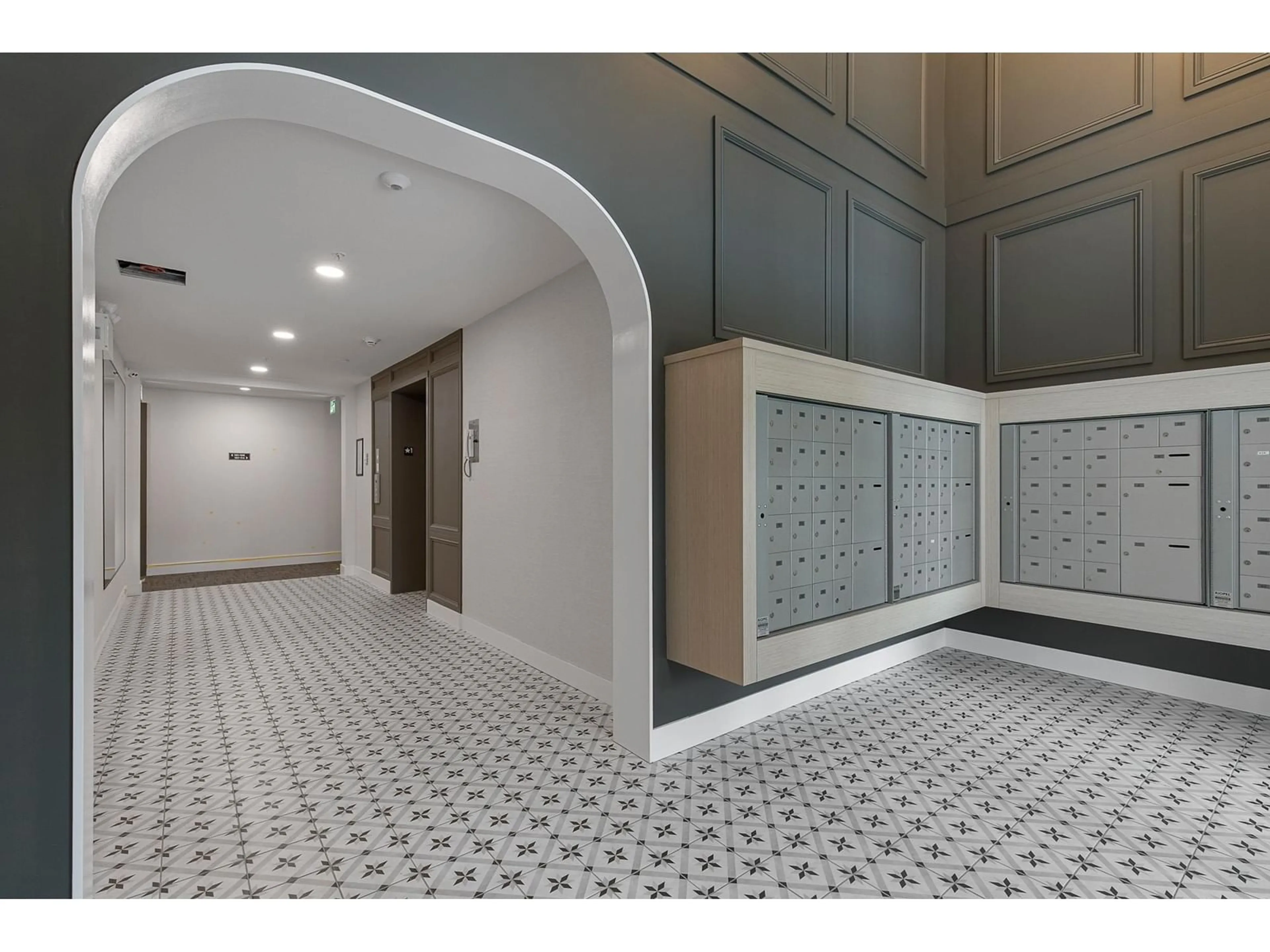 Indoor foyer for 102 - 6045 CHILLIWACK RIVER ROAD, Chilliwack British Columbia V2R6L5