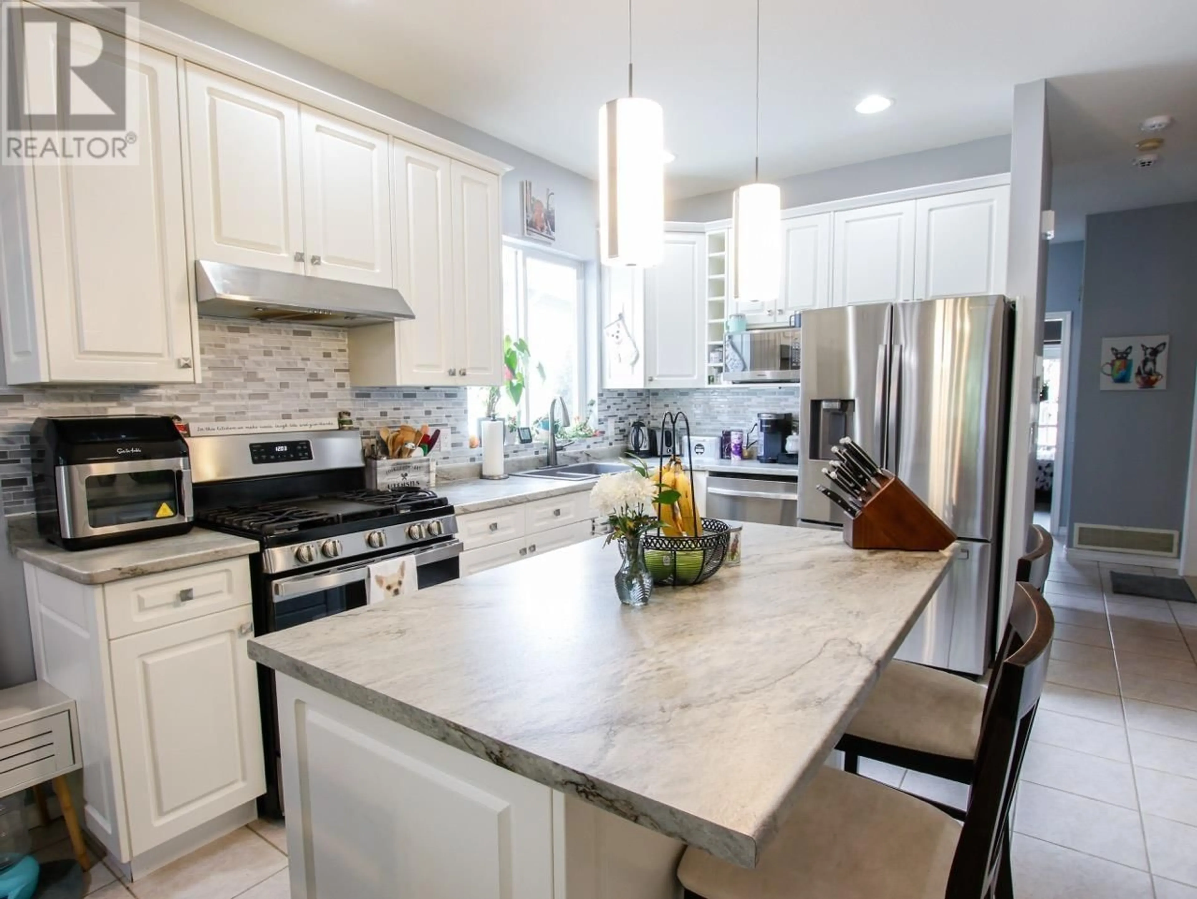 Open concept kitchen, ceramic/tile floor for 11483 228 STREET, Maple Ridge British Columbia V2X3P3