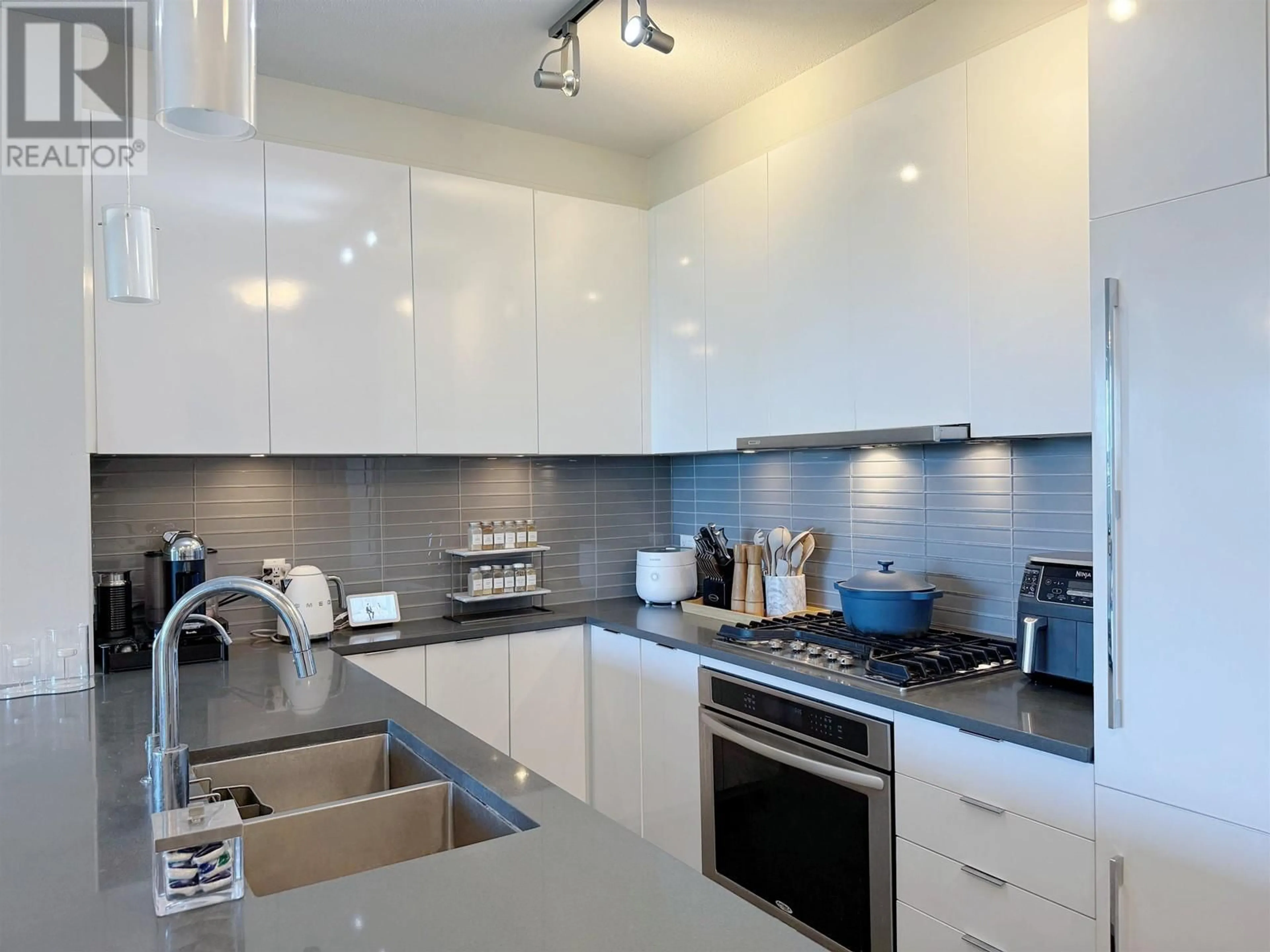 Contemporary kitchen, ceramic/tile floor for 303 - 9399 ALEXANDRA ROAD, Richmond British Columbia V6X0L7