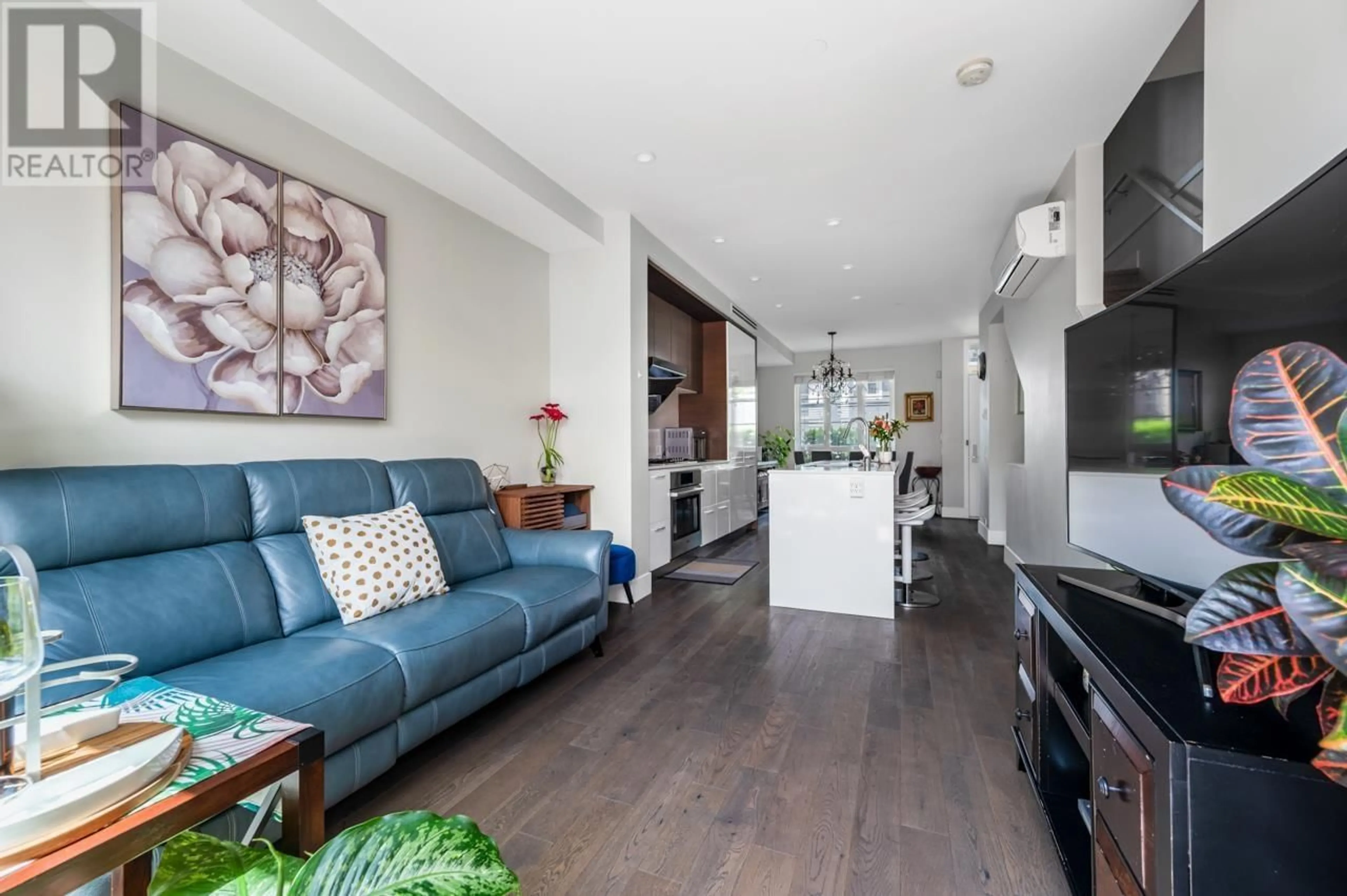 Living room with furniture, unknown for 3 - 238 62ND AVENUE, Vancouver British Columbia V5X0G7