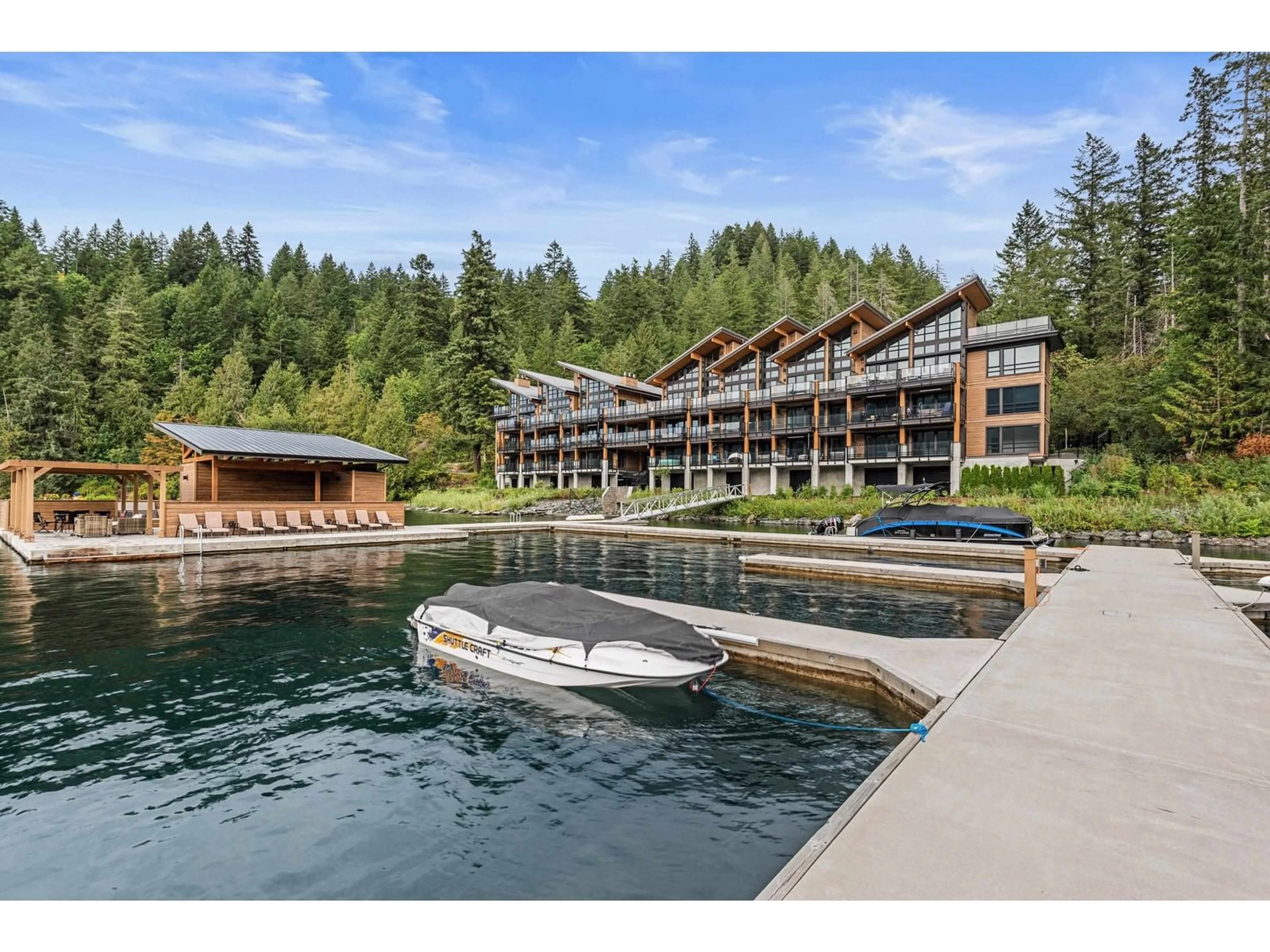 Pool for 205 - 3175 COLUMBIA VALLEY ROAD, Cultus Lake British Columbia V2R6C2