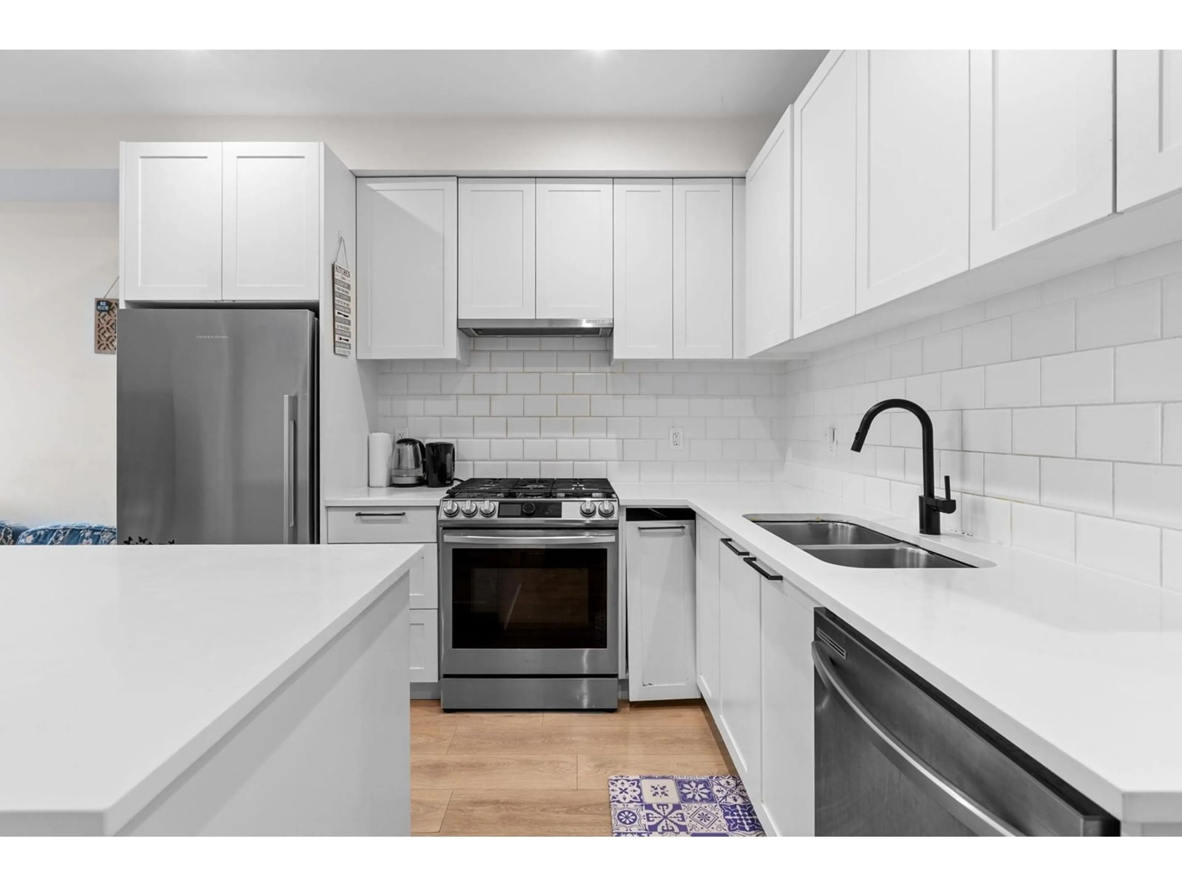 Standard kitchen, unknown for 311 - 5415 BRYDON, Langley British Columbia V3A0N4