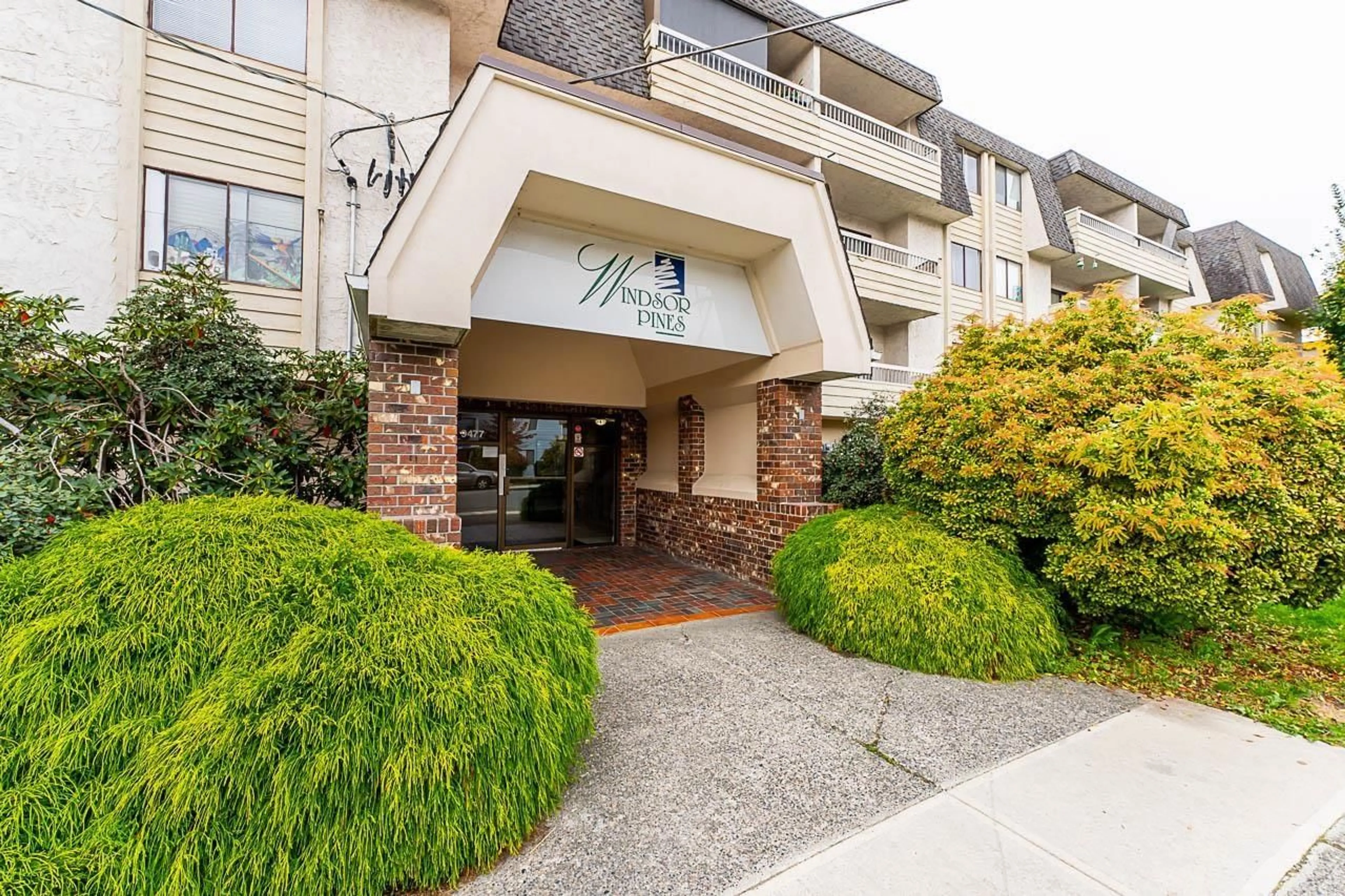 Indoor foyer for 106 - 9477 COOK STREET, Chilliwack British Columbia V2P4J8