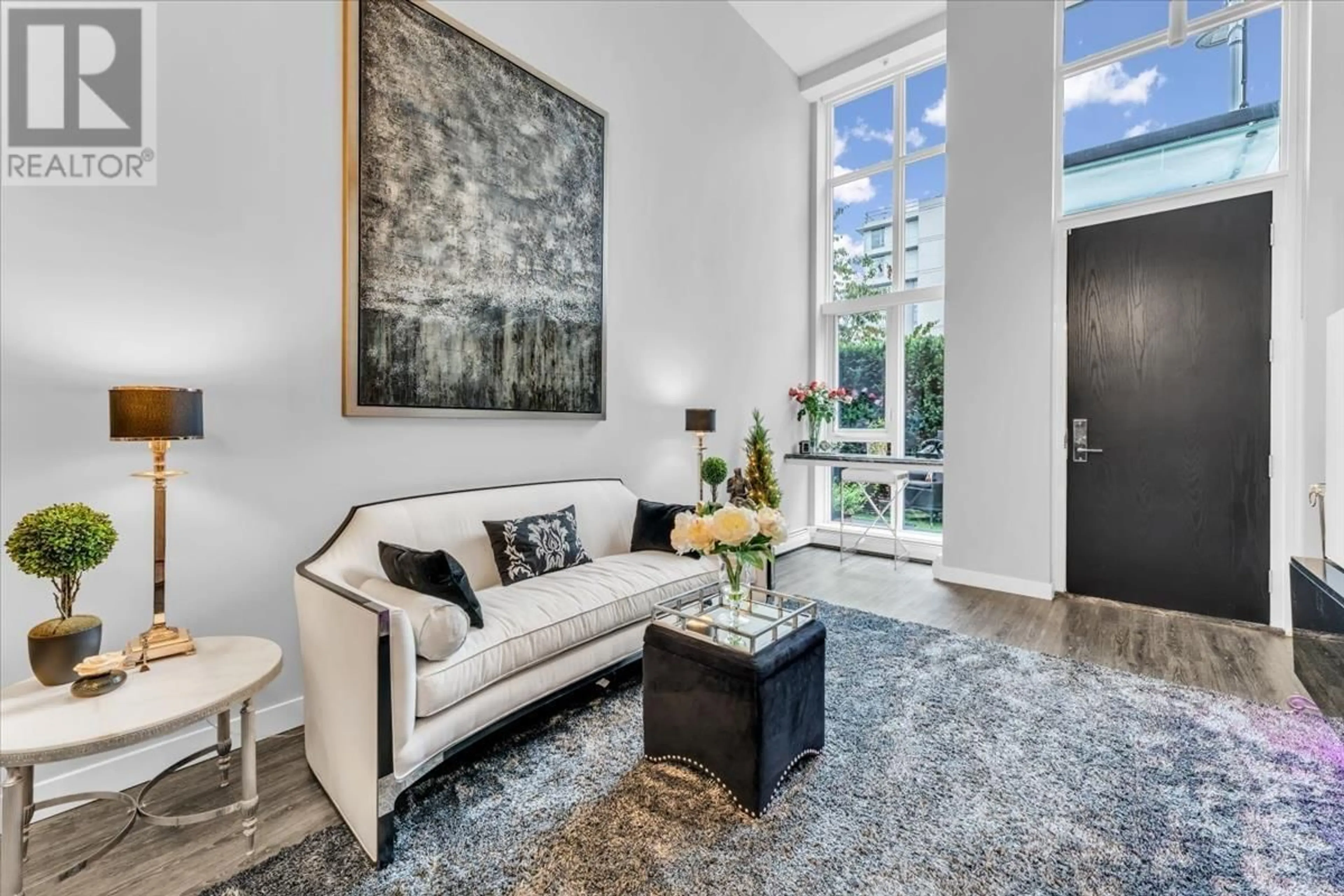 Living room with furniture, unknown for 1762 ONTARIO STREET, Vancouver British Columbia V5T0G2