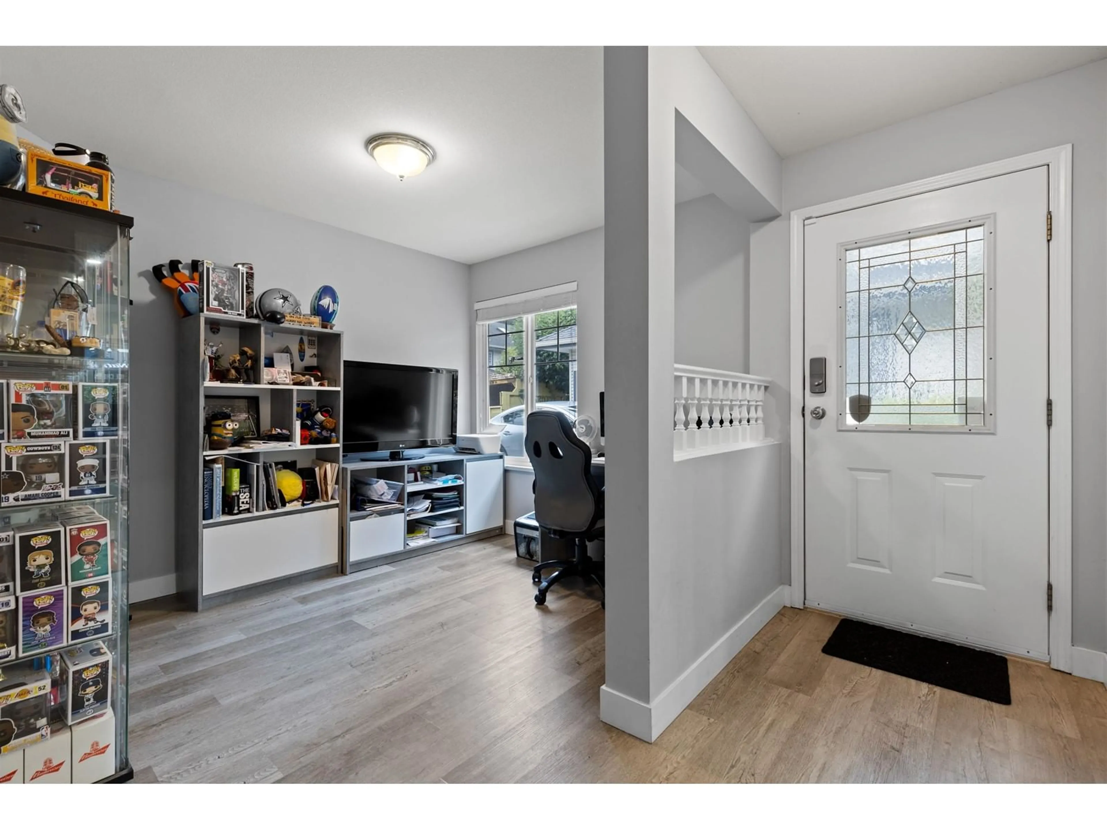 Indoor entryway for 8 - 8111 160, Surrey British Columbia V4N0V4